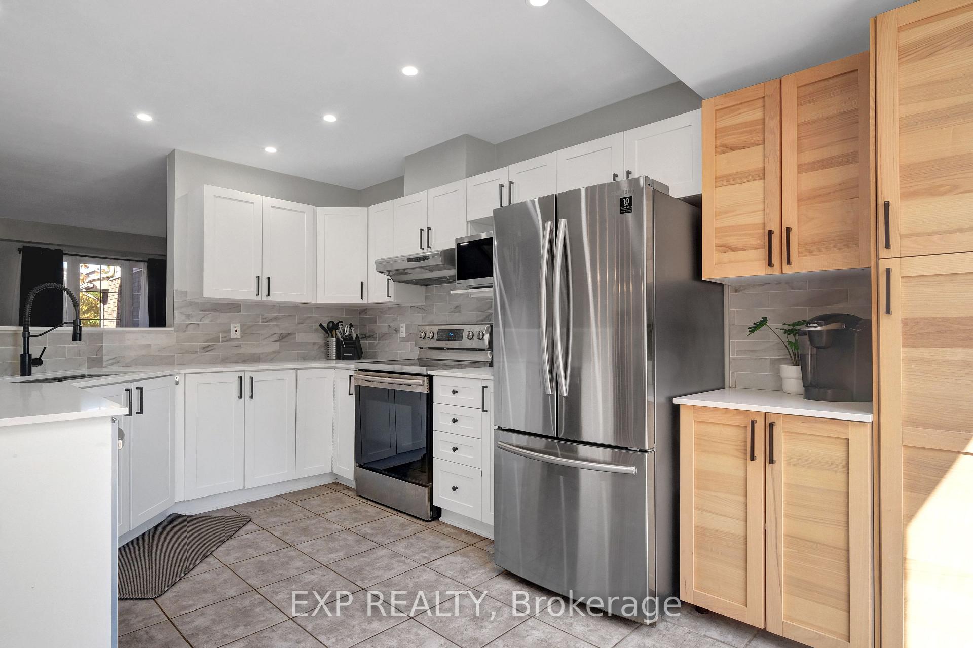 Photo 14 of 104 Carwood Circle, Ottawa, Carson Meadows — HOMEH