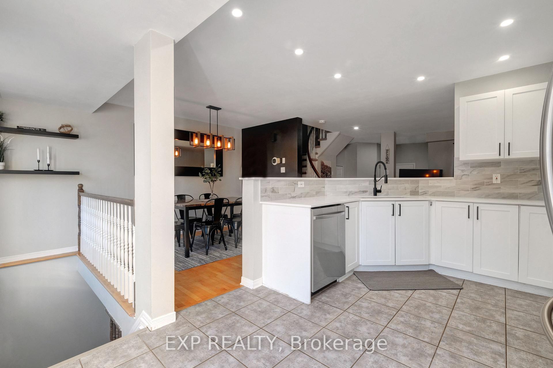 Photo 15 of 104 Carwood Circle, Ottawa, Carson Meadows — HOMEH