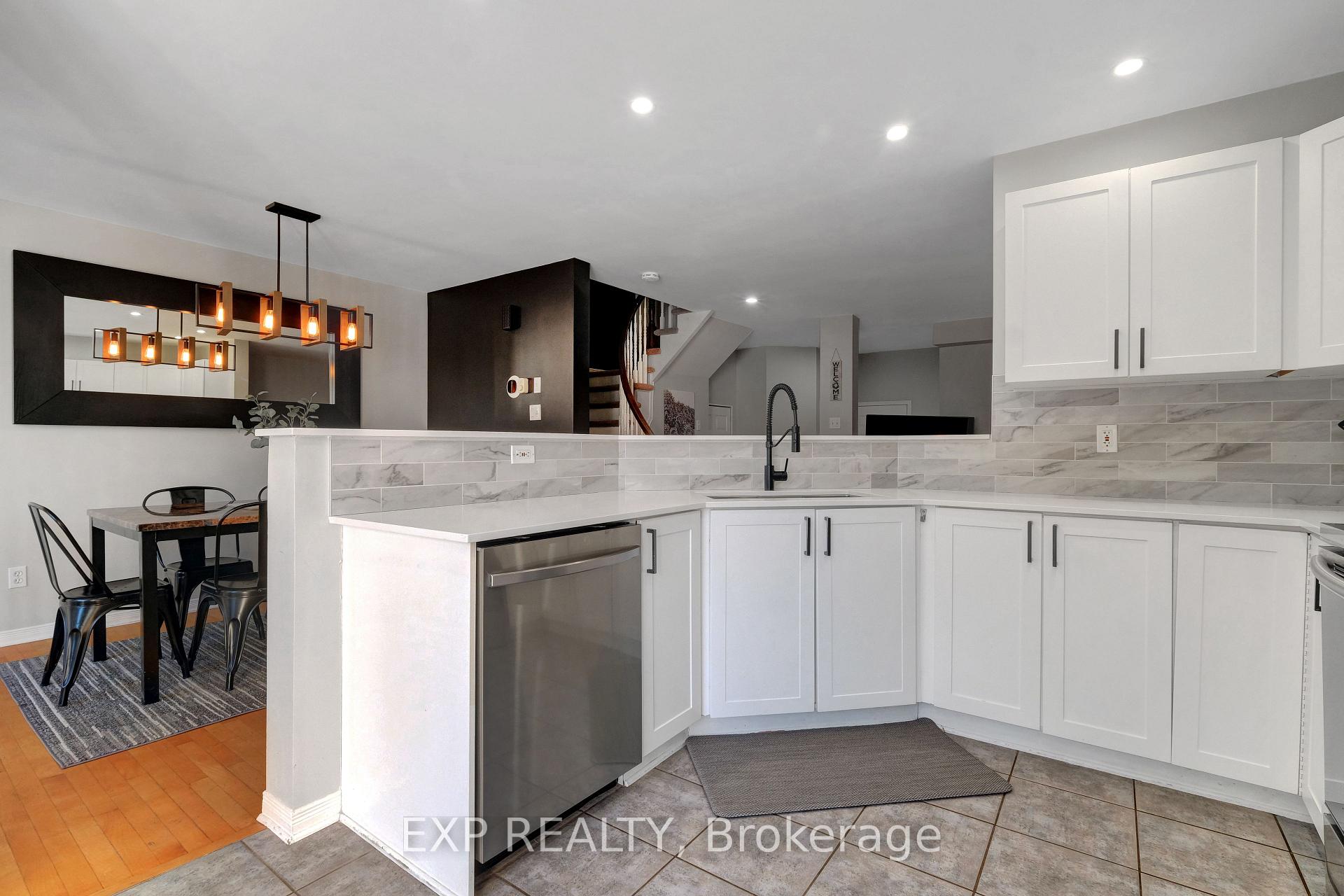 Photo 16 of 104 Carwood Circle, Ottawa, Carson Meadows — HOMEH