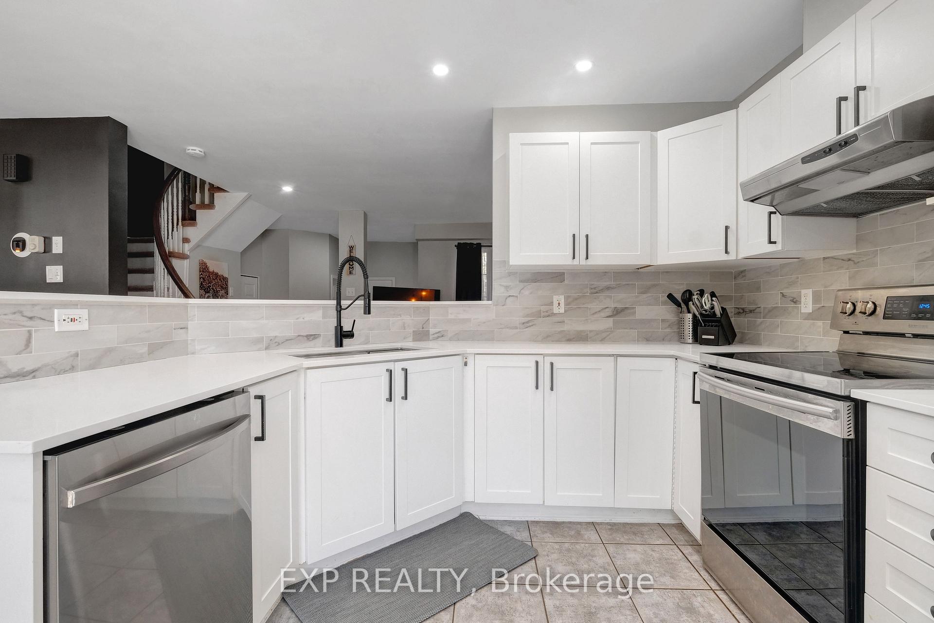 Photo 18 of 104 Carwood Circle, Ottawa, Carson Meadows — HOMEH