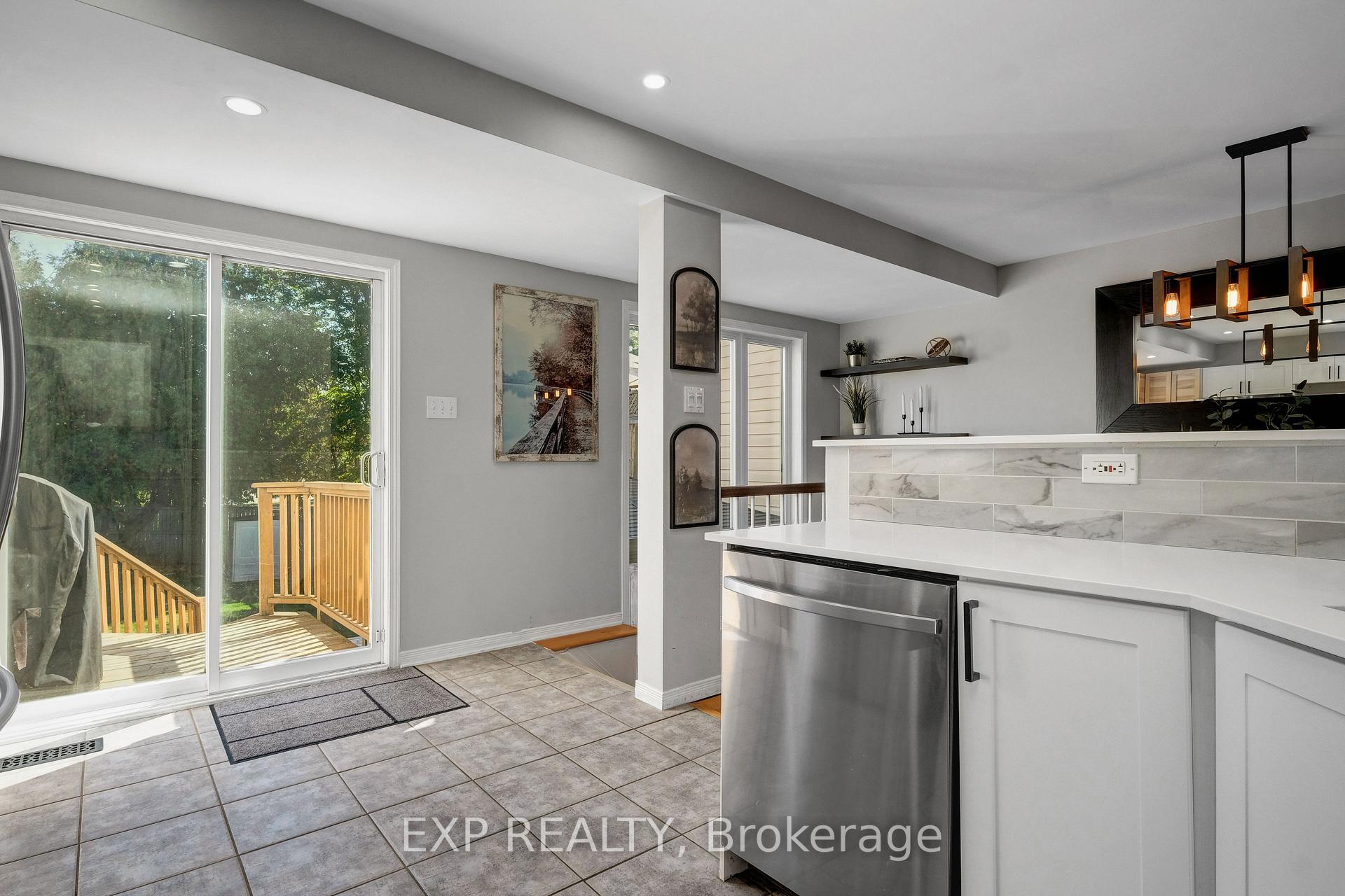 Photo 19 of 104 Carwood Circle, Ottawa, Carson Meadows — HOMEH