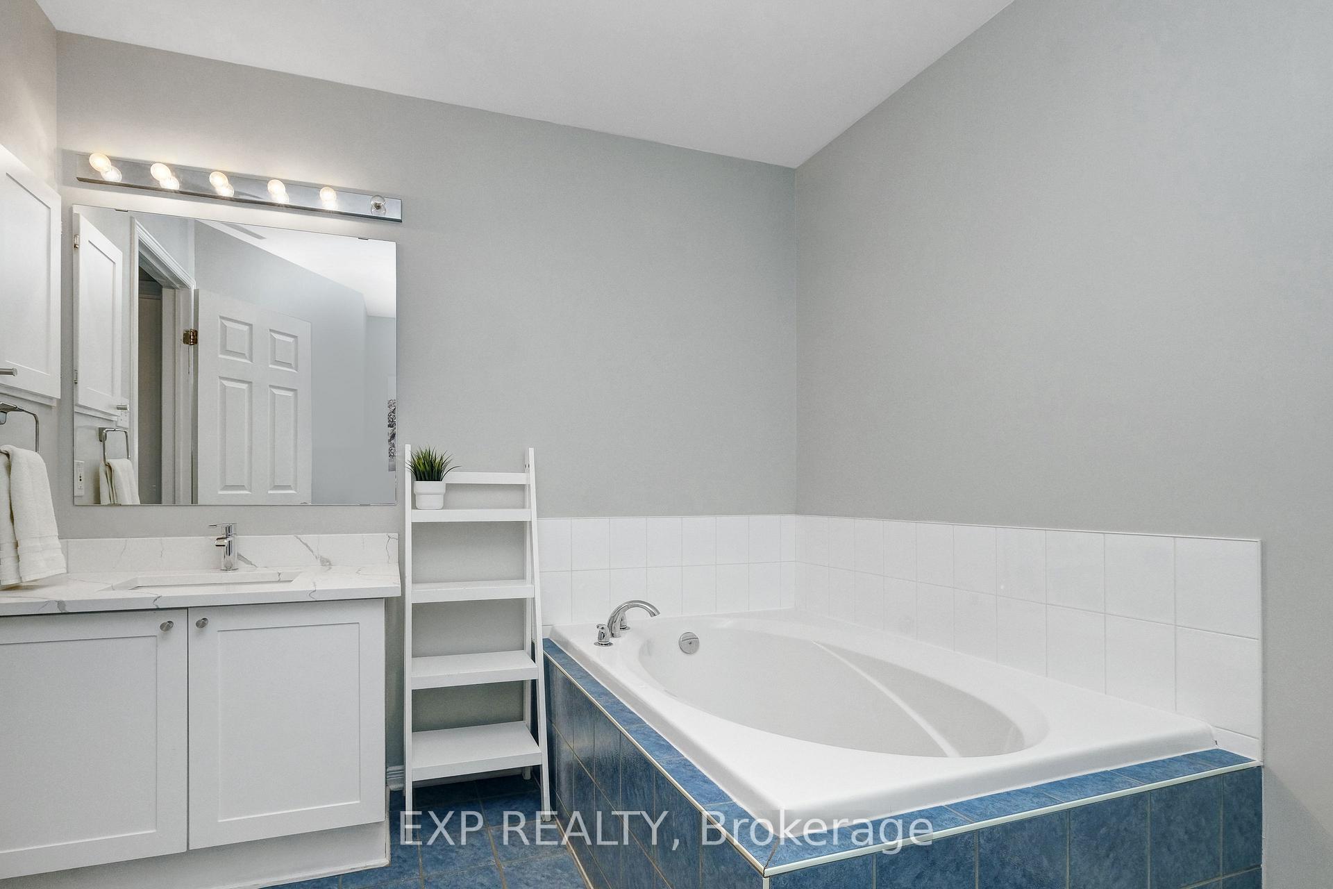 Photo 33 of 104 Carwood Circle, Ottawa, Carson Meadows — HOMEH