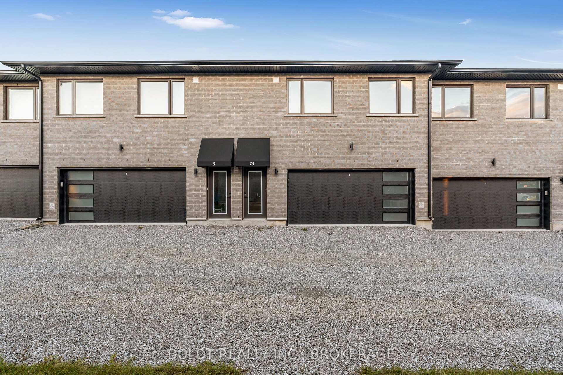 Photo 1 of 13 Summersides Mews, Pelham, Fonthill — HOMEH