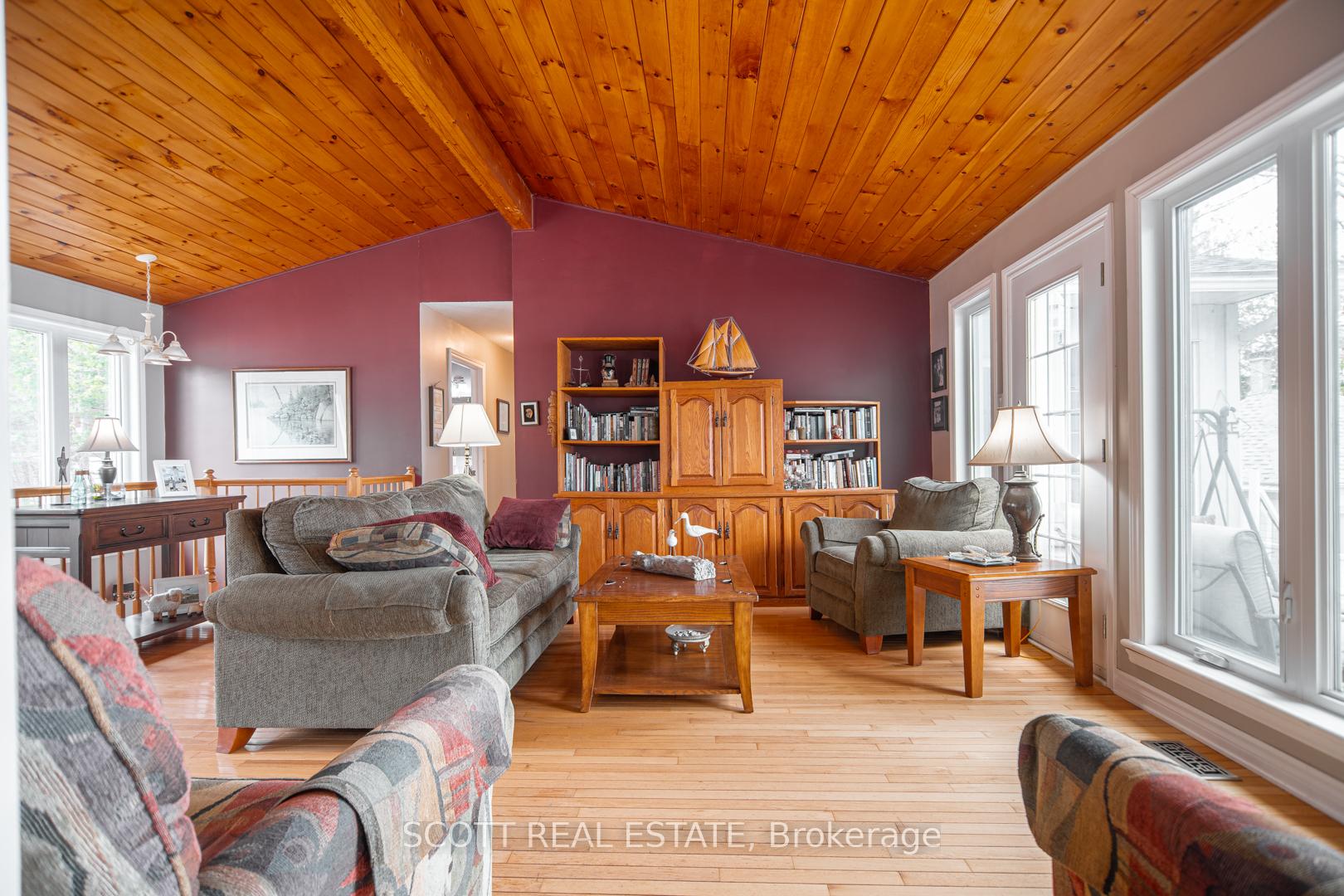Photo 7 of 49 Trillium Lane, North Algona Wilberforce, North Algona/Wilberforce Twp — HOMEH