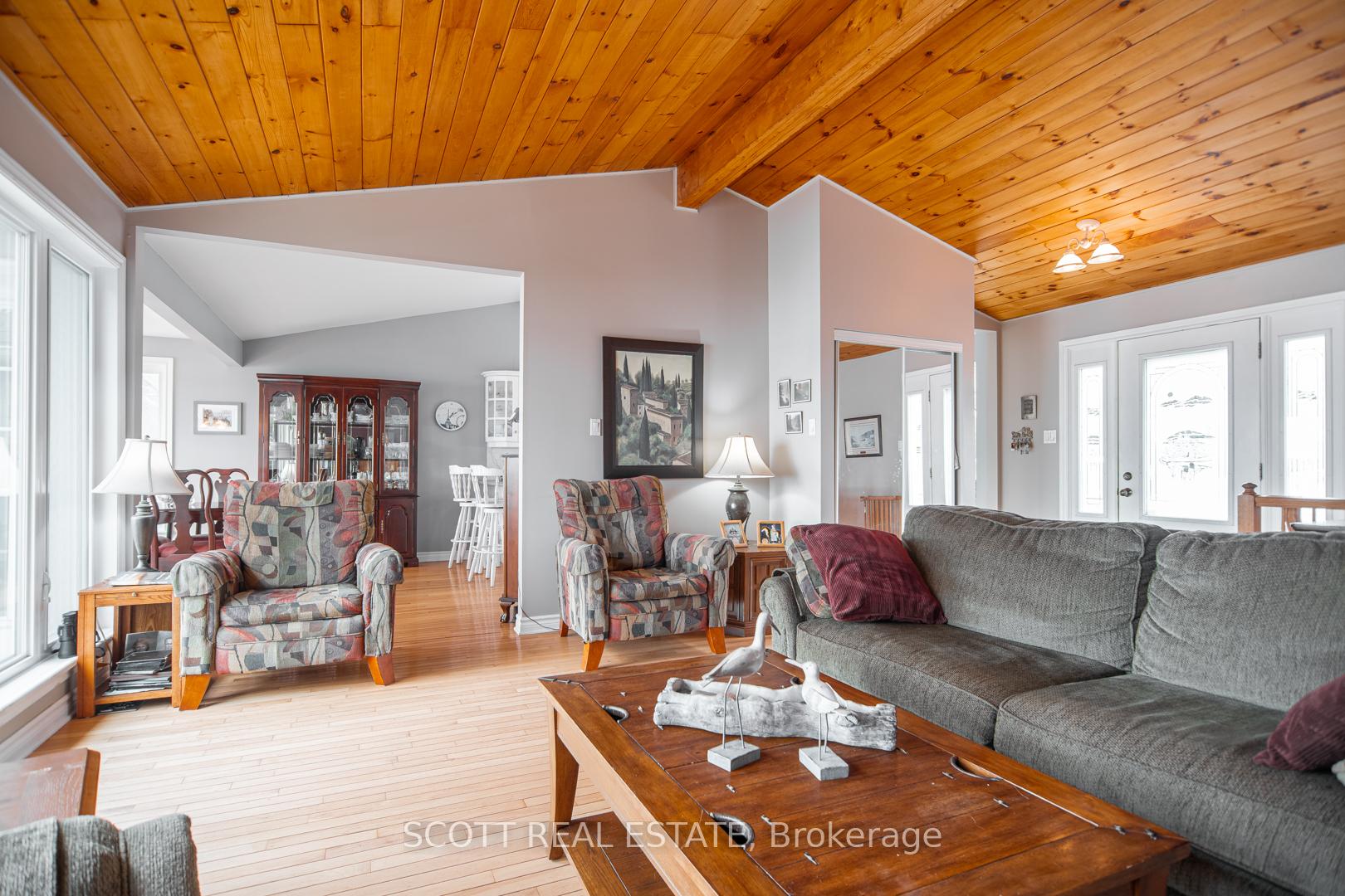 Photo 8 of 49 Trillium Lane, North Algona Wilberforce, North Algona/Wilberforce Twp — HOMEH