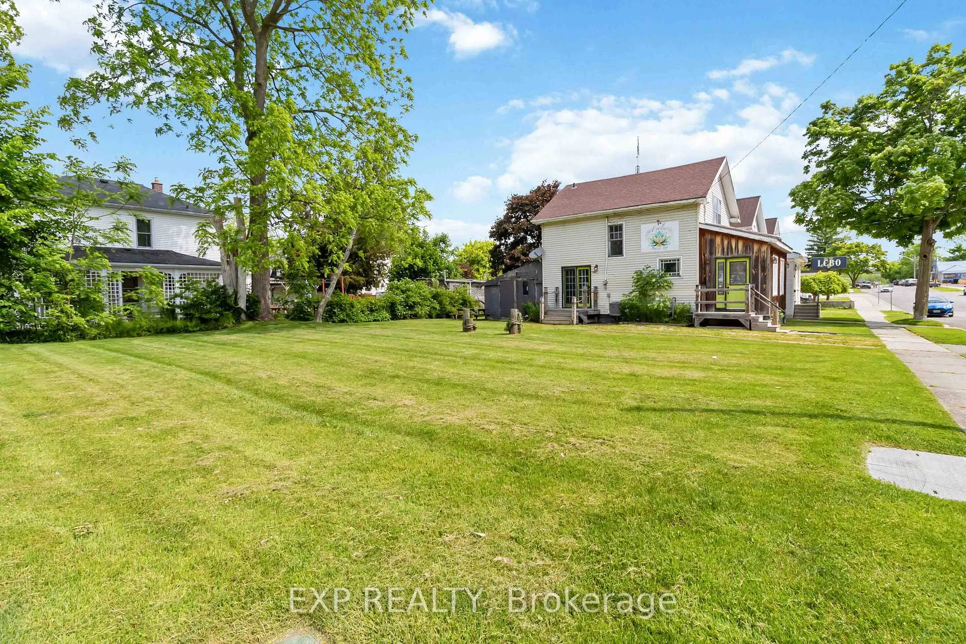 Photo 3 of 105 Market Street E, Norfolk, Port Dover — HOMEH