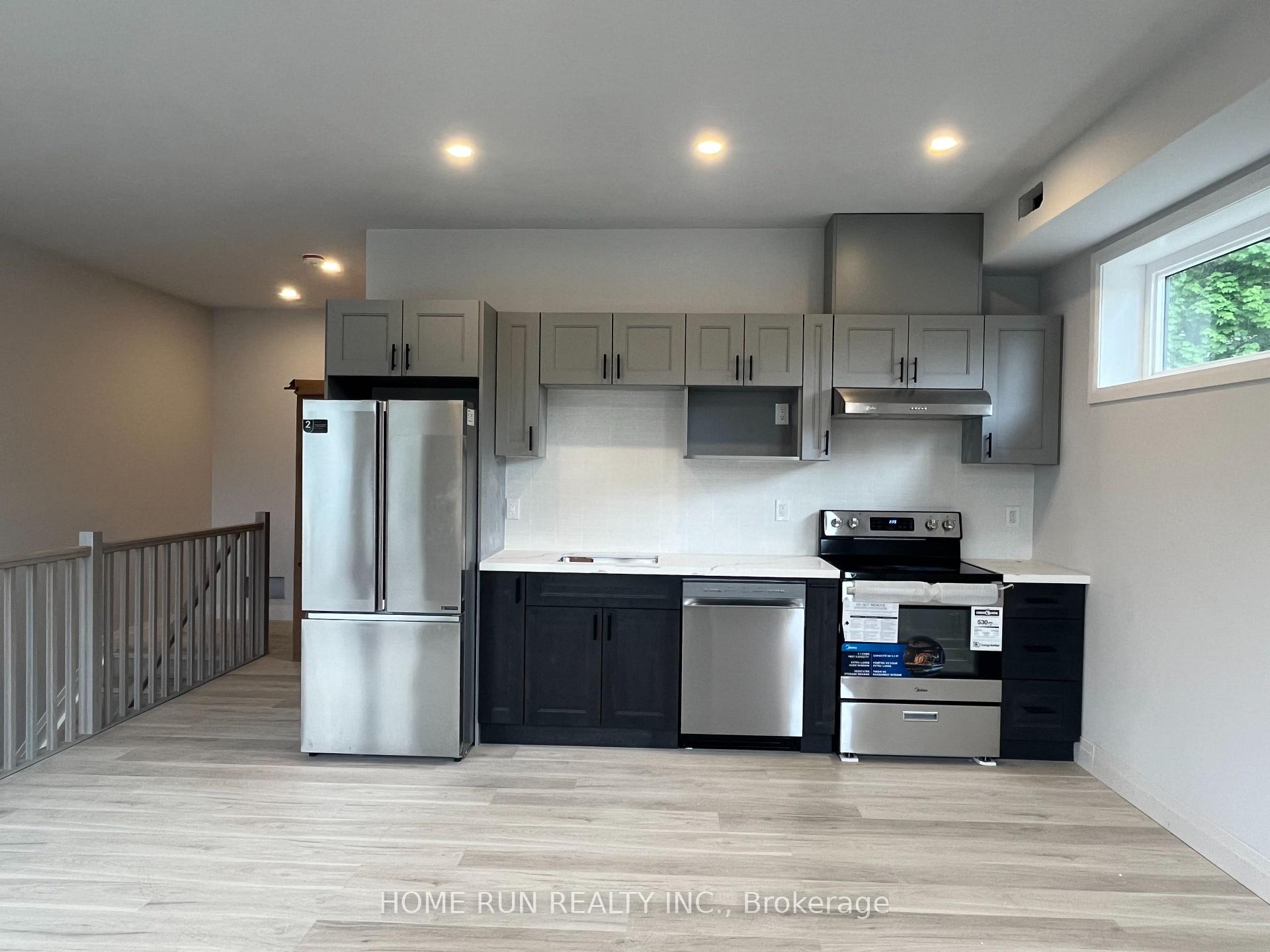 Photo 3 of Unit A, 87 Queen mary Street, Ottawa, Overbrook/Castle Heights — HOMEH