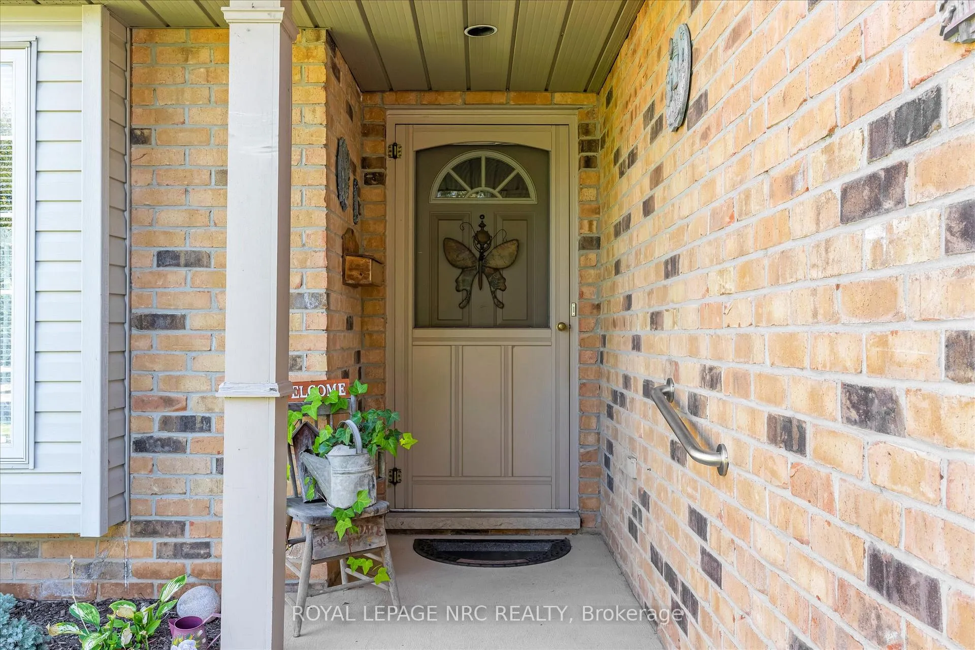Photo 2 of 13 Tanner Drive, Pelham, Fonthill — HOMEH