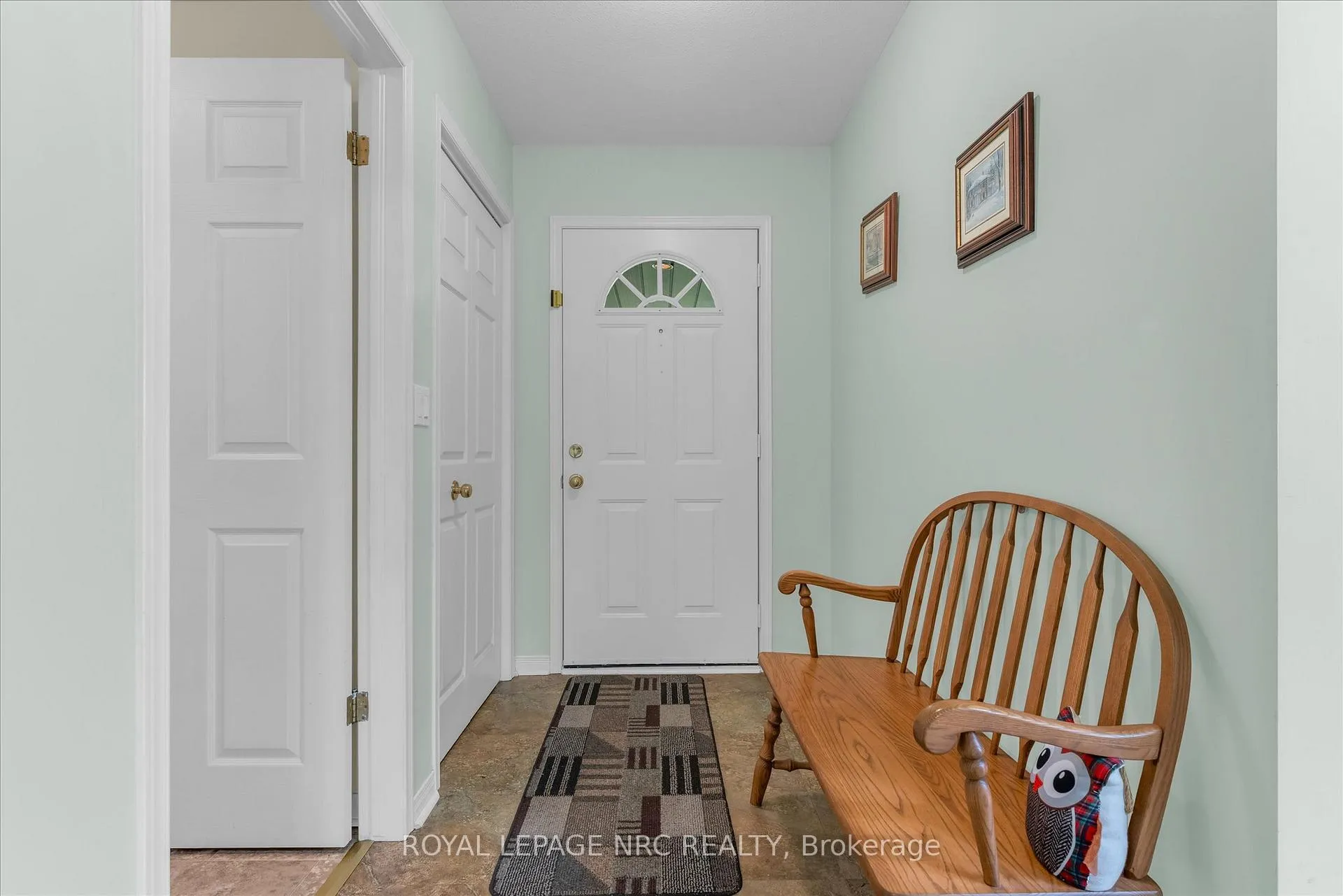 Photo 3 of 13 Tanner Drive, Pelham, Fonthill — HOMEH