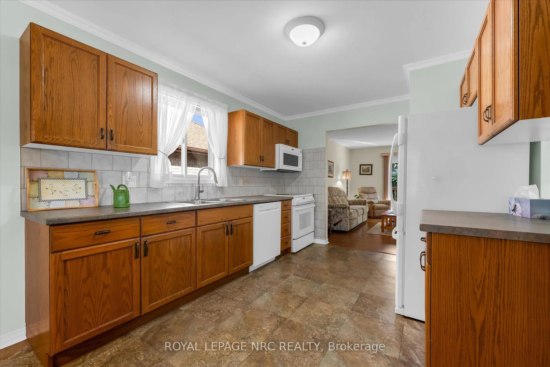 Photo 7 of 13 Tanner Drive, Pelham, Fonthill — HOMEH