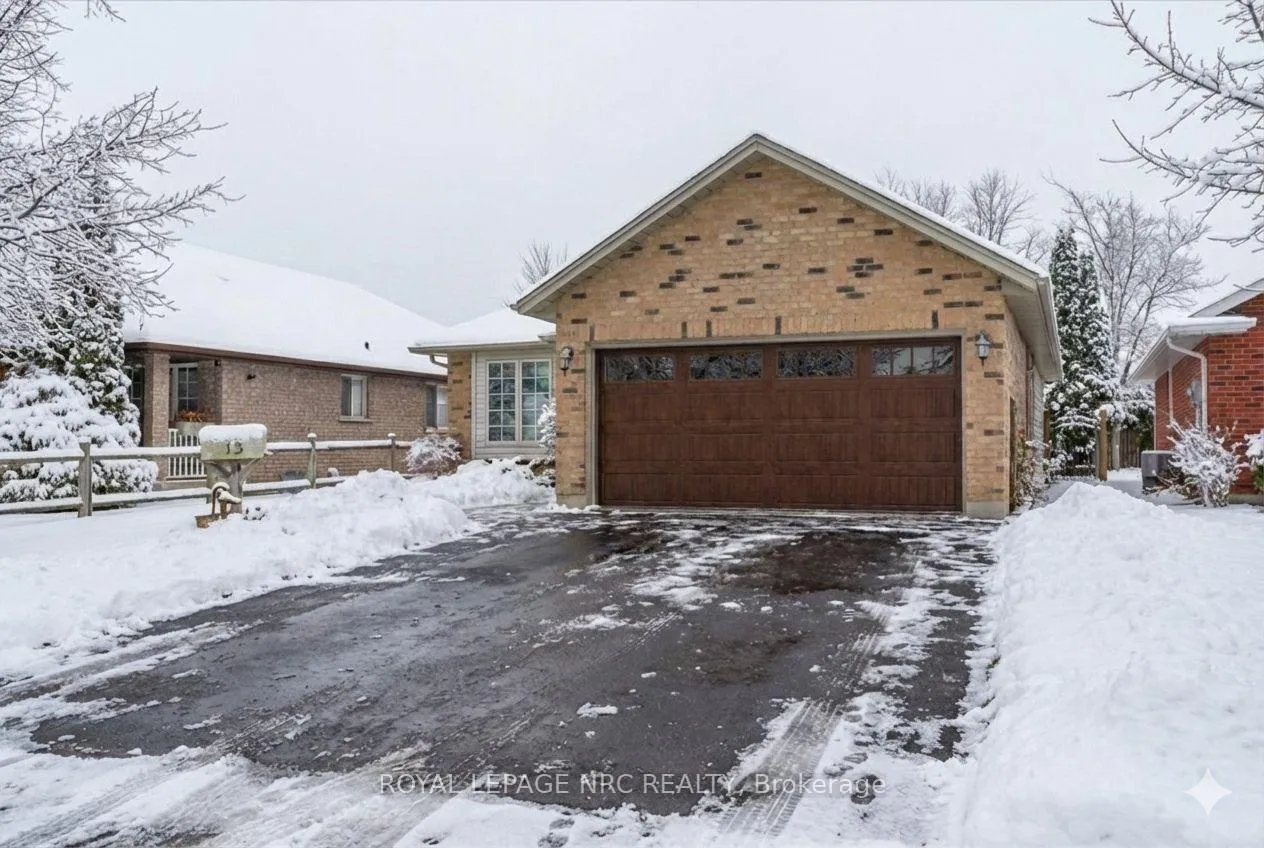 Photo 1 of 13 Tanner Drive, Pelham, Fonthill — HOMEH
