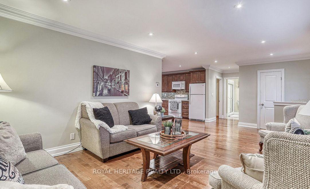 Photo 7 of 339 Nipigon Street E, Oshawa, McLaughlin — HOMEH