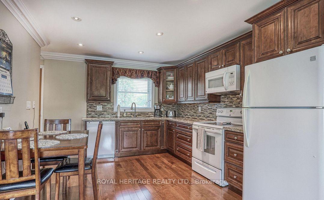 Photo 9 of 339 Nipigon Street E, Oshawa, McLaughlin — HOMEH