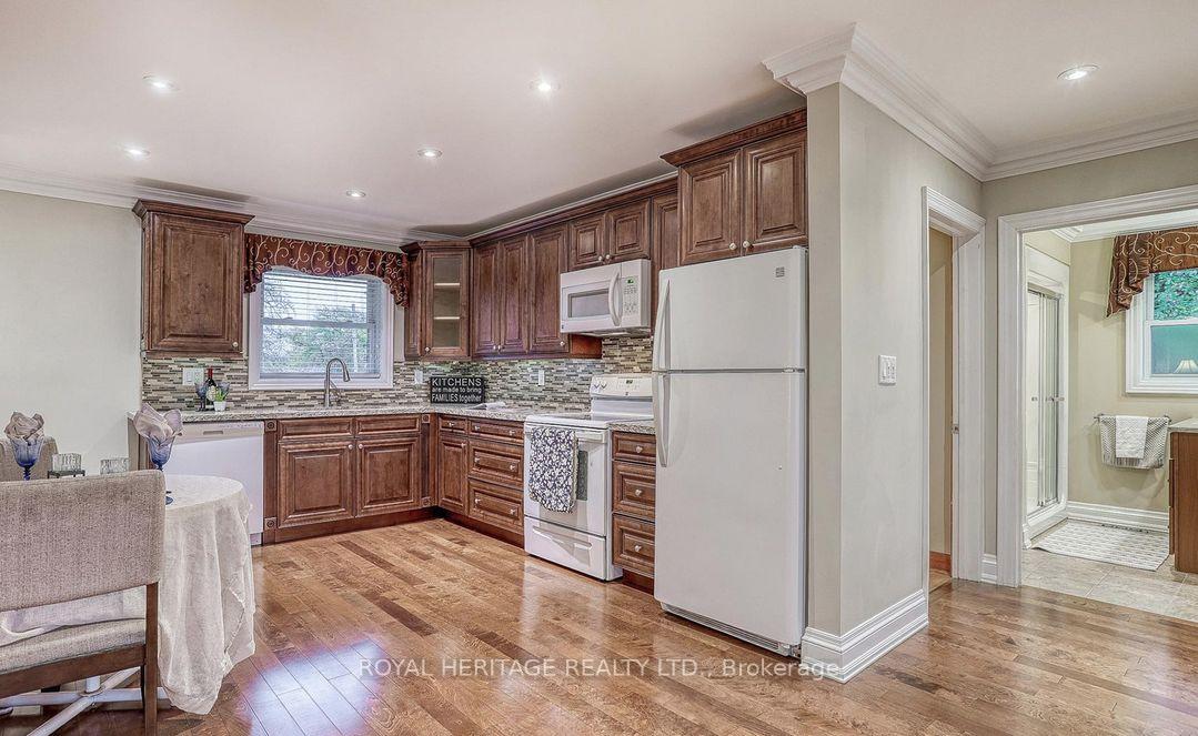 Photo 10 of 339 Nipigon Street E, Oshawa, McLaughlin — HOMEH