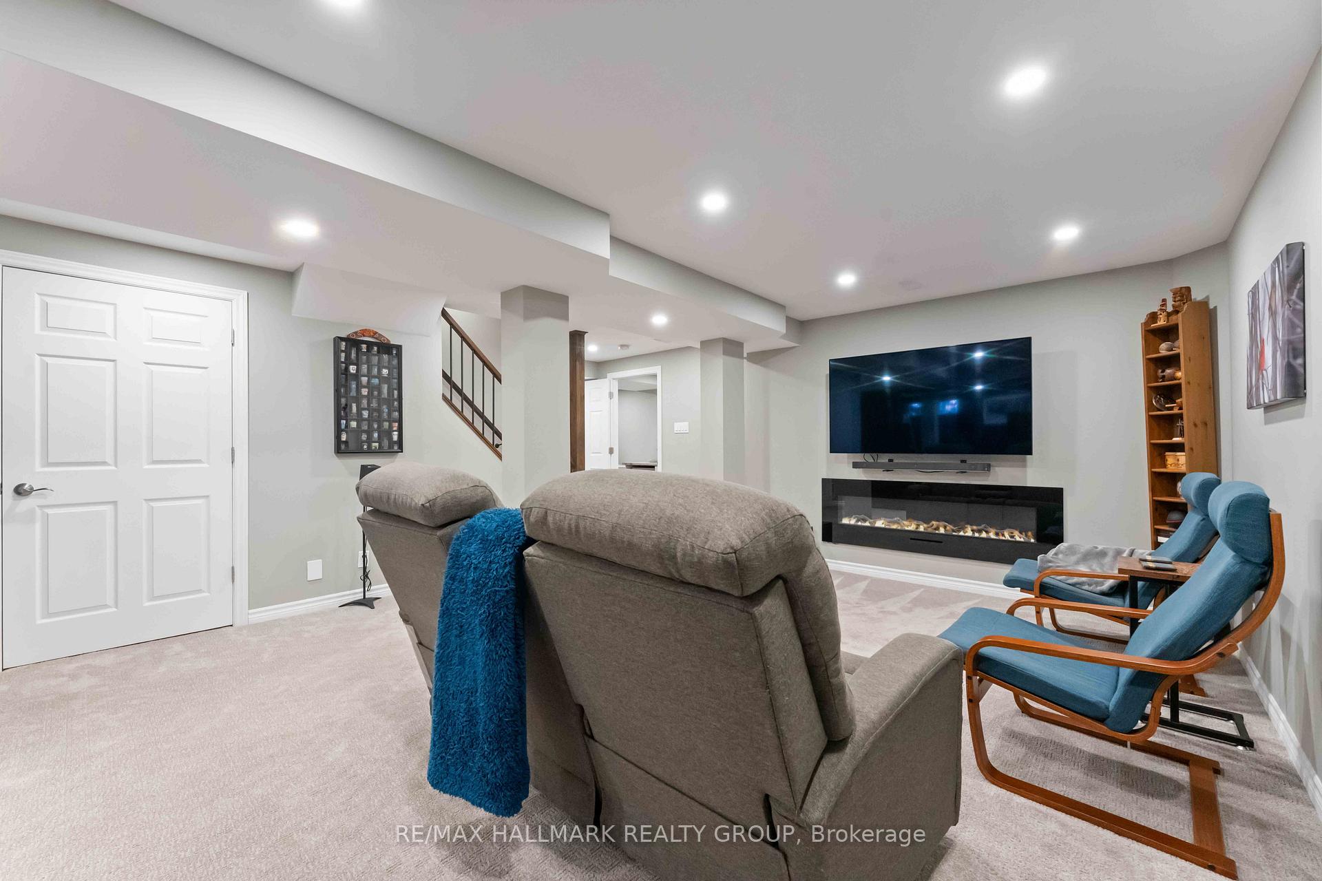 Photo 25 of 91 Borealis Crescent, Ottawa, Carson Meadows — HOMEH