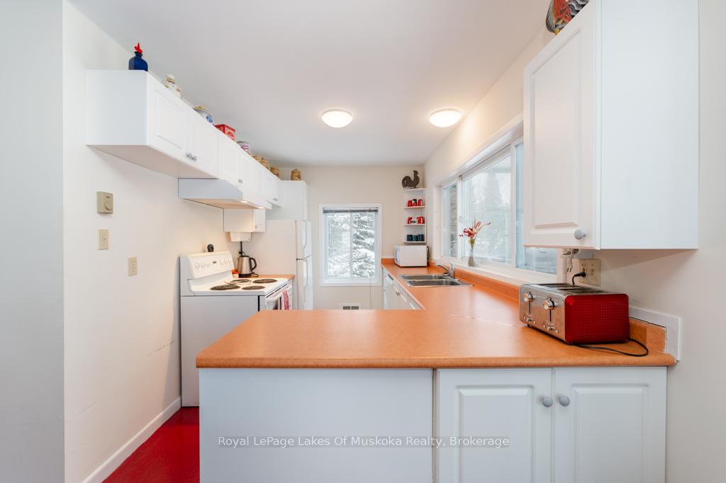 Photo 10 of 97 Pineaire Lane, Perry — HOMEH