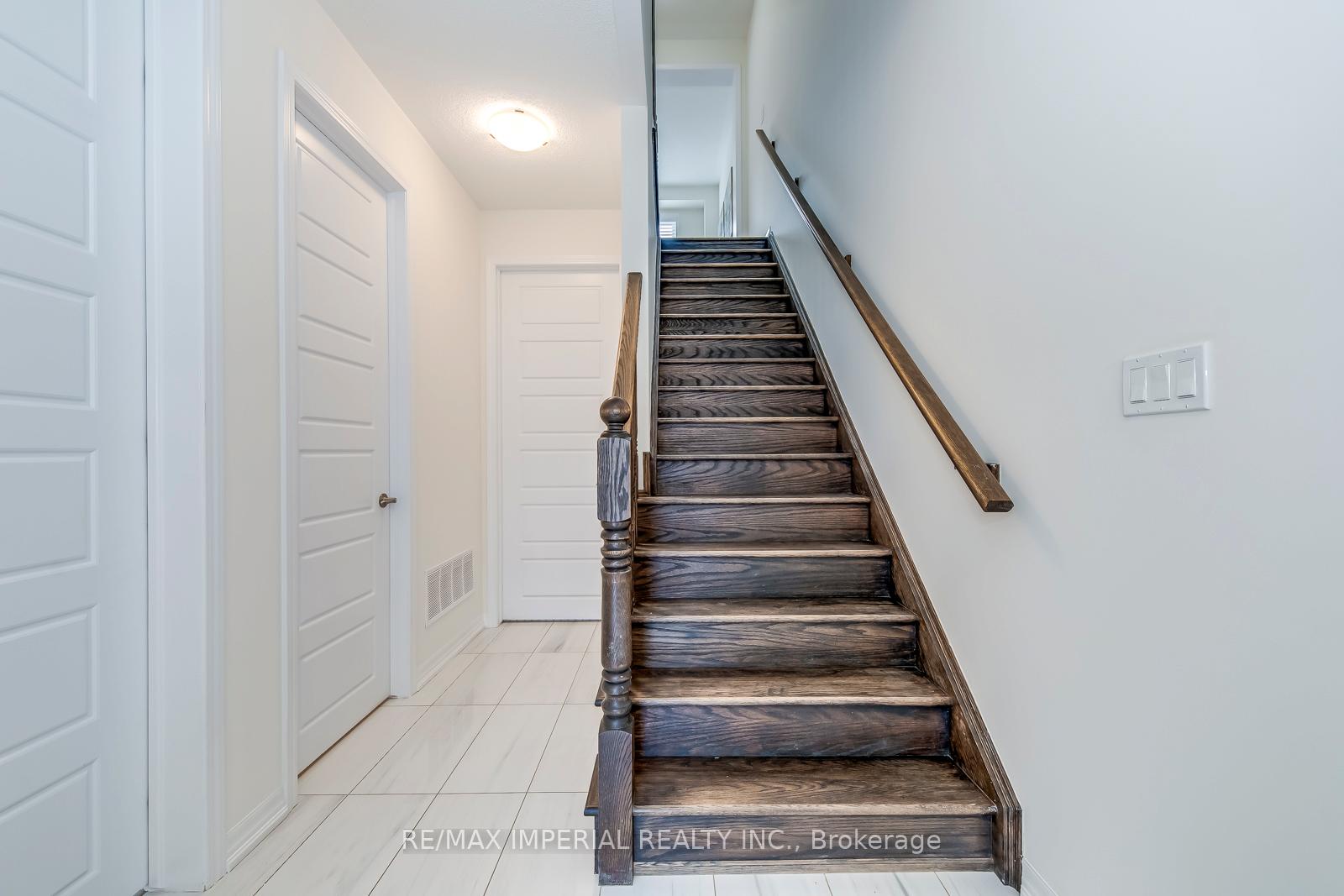 Photo 12 of 3334 Carding Mill Trail, Oakville, Glenorchy — HOMEH