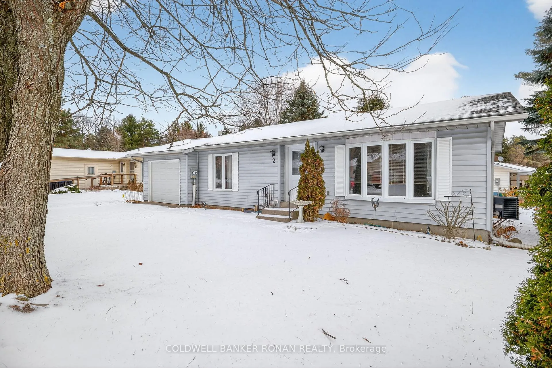 Photo 3 of 2 Balsam Court, New Tecumseth, Rural New Tecumseth — HOMEH