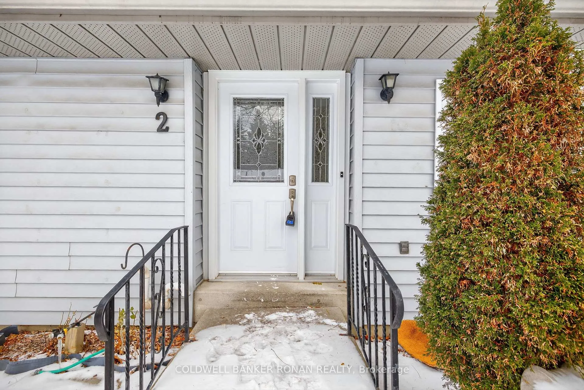 Photo 4 of 2 Balsam Court, New Tecumseth, Rural New Tecumseth — HOMEH