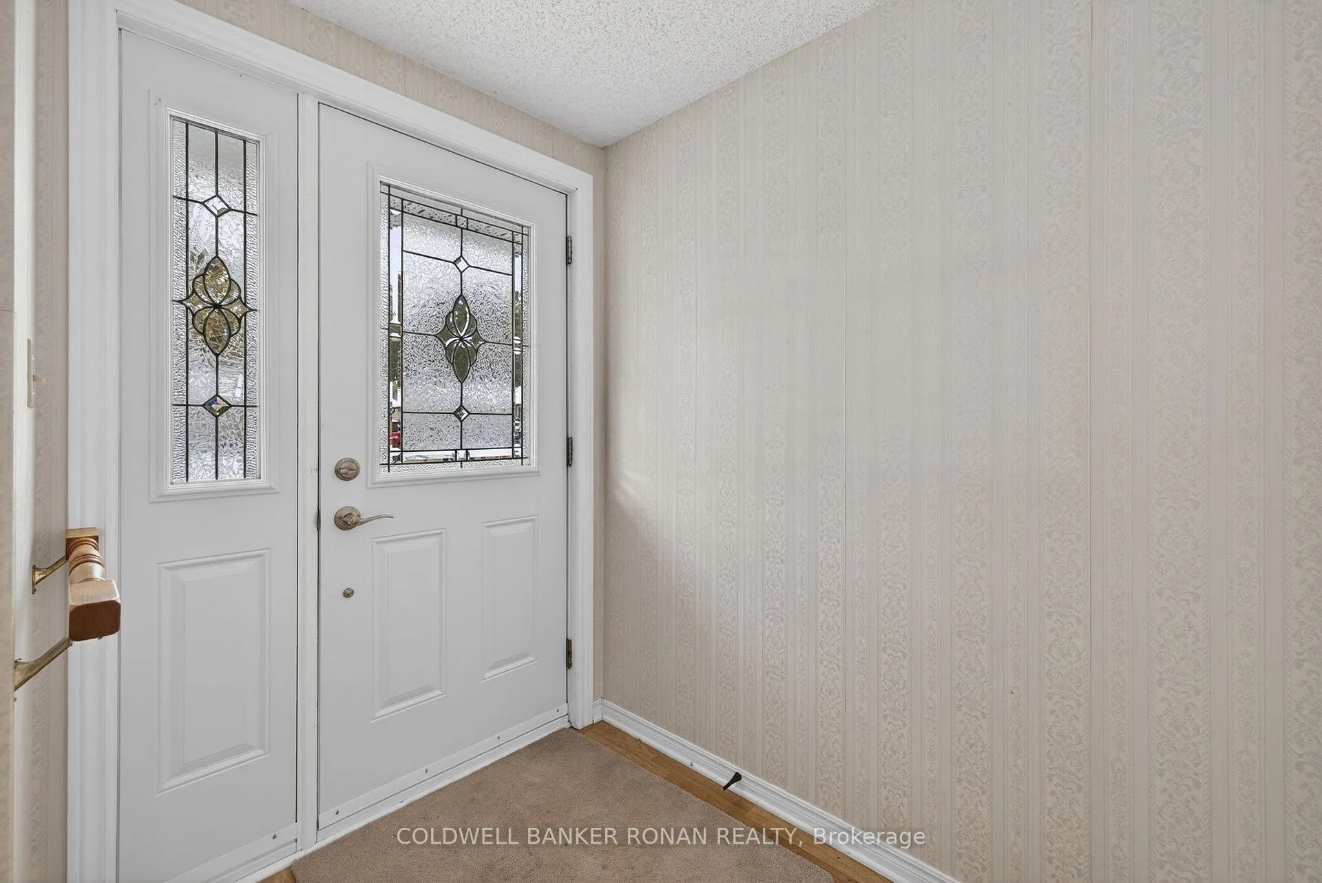 Photo 5 of 2 Balsam Court, New Tecumseth, Rural New Tecumseth — HOMEH