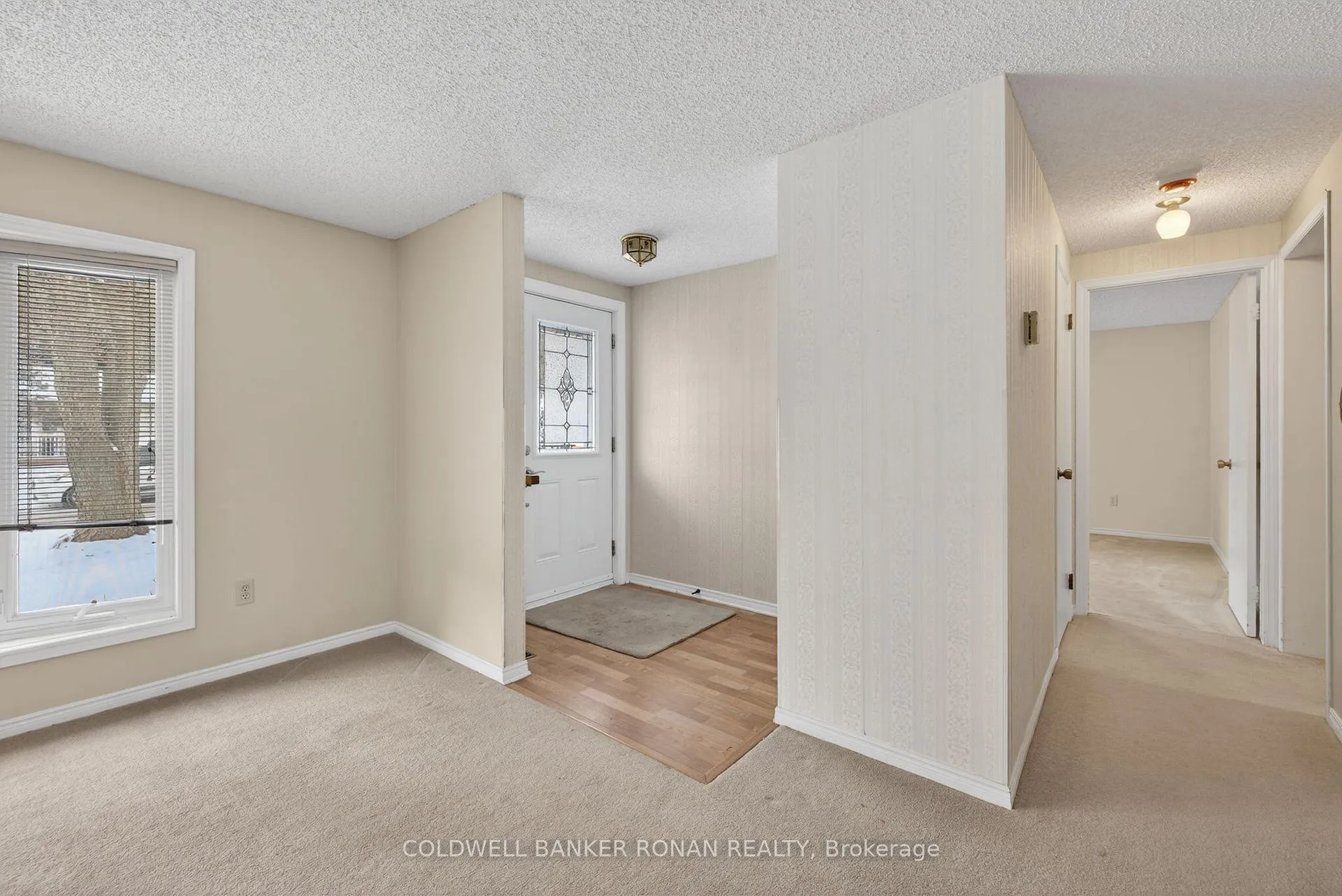 Photo 6 of 2 Balsam Court, New Tecumseth, Rural New Tecumseth — HOMEH
