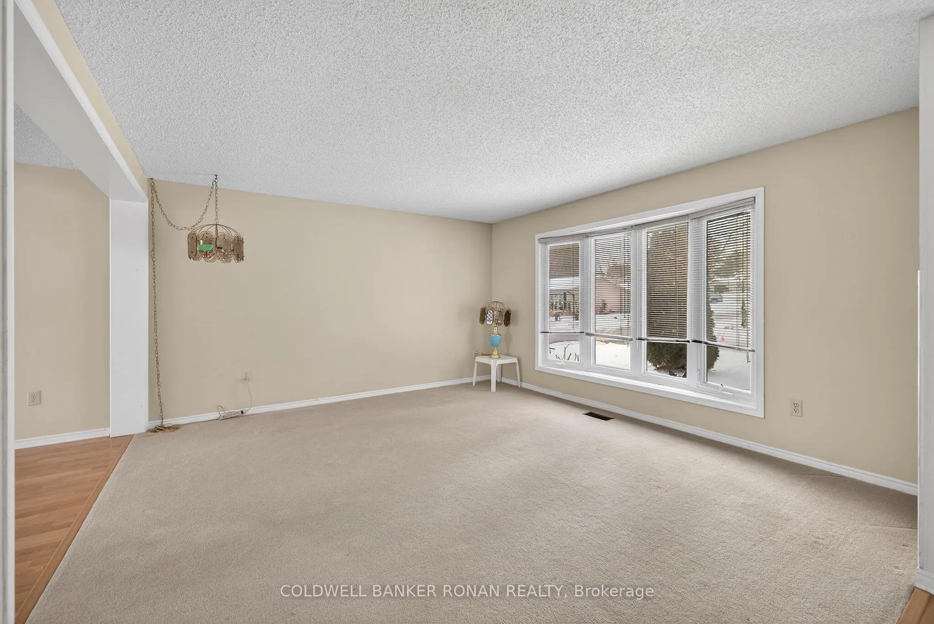 Photo 7 of 2 Balsam Court, New Tecumseth, Rural New Tecumseth — HOMEH