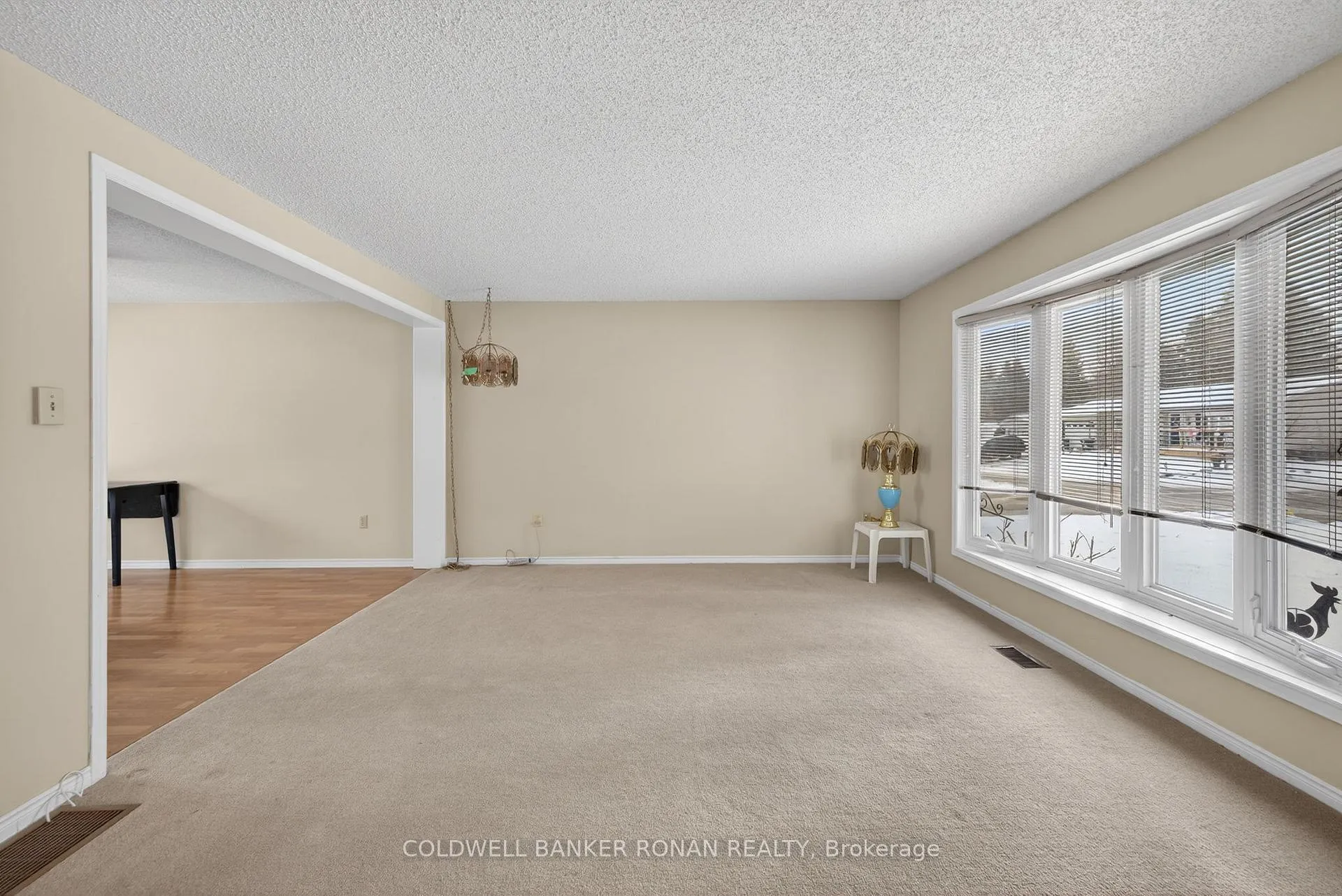 Photo 8 of 2 Balsam Court, New Tecumseth, Rural New Tecumseth — HOMEH