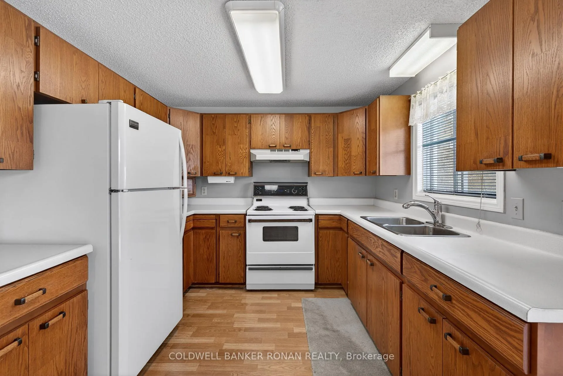 Photo 17 of 2 Balsam Court, New Tecumseth, Rural New Tecumseth — HOMEH