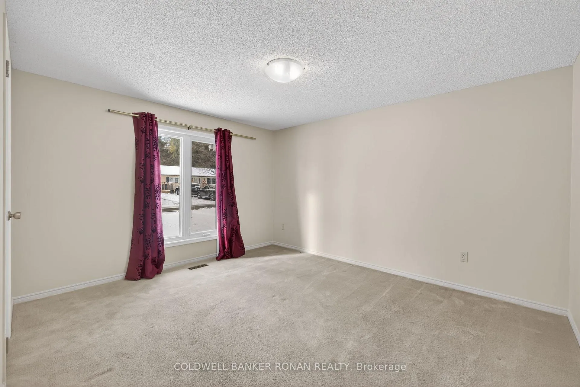 Photo 23 of 2 Balsam Court, New Tecumseth, Rural New Tecumseth — HOMEH