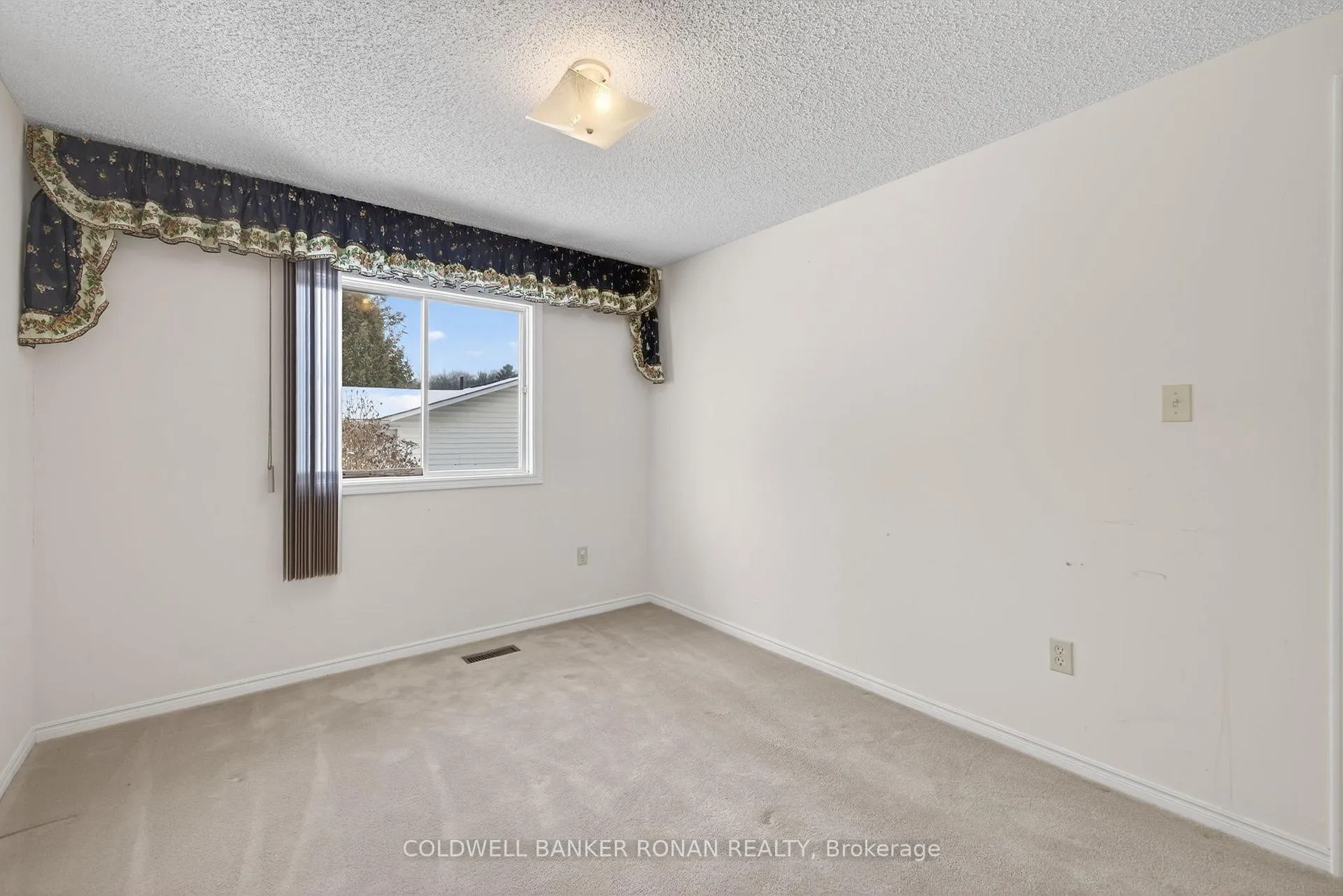 Photo 27 of 2 Balsam Court, New Tecumseth, Rural New Tecumseth — HOMEH