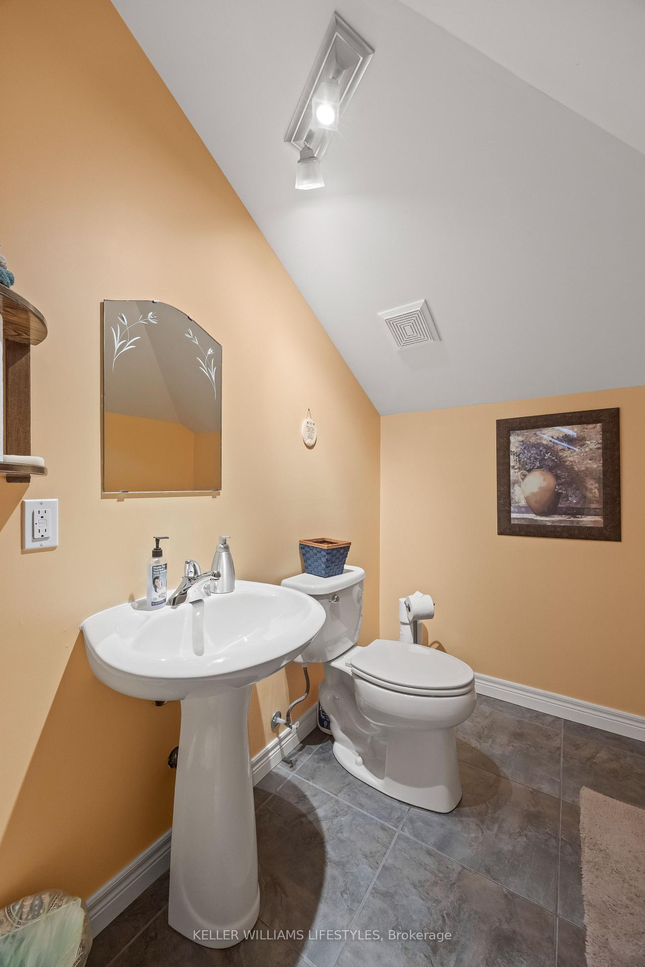 Photo 37 of 11 Hawthorn Crescent, North Middlesex, Nairn — HOMEH