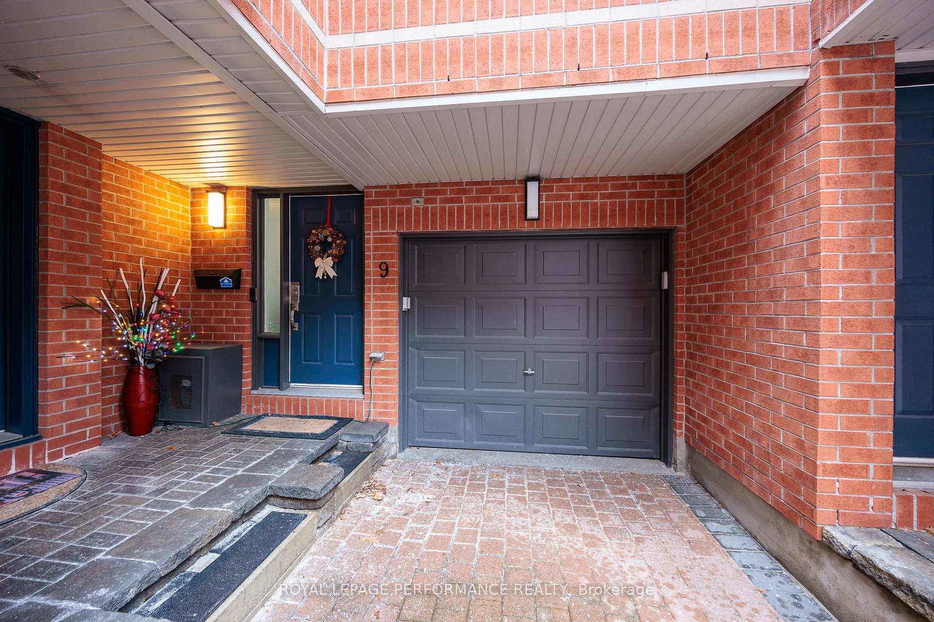 Photo 3 of 9 Allendale Private, Ottawa, Ottawa Centre — HOMEH