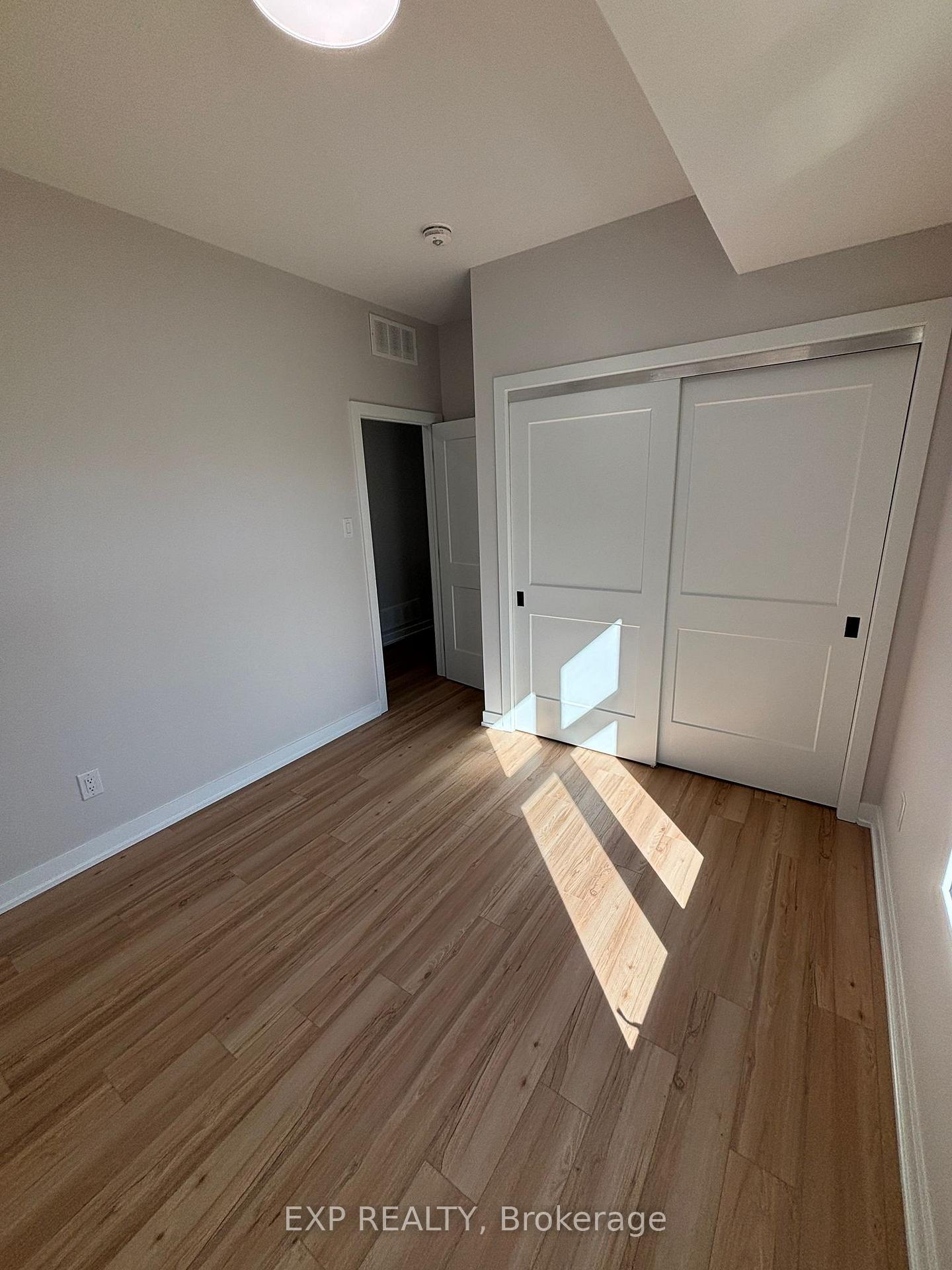 Photo 4 of 66 Queen Mary Street, Ottawa, Overbrook/Castle Heights — HOMEH