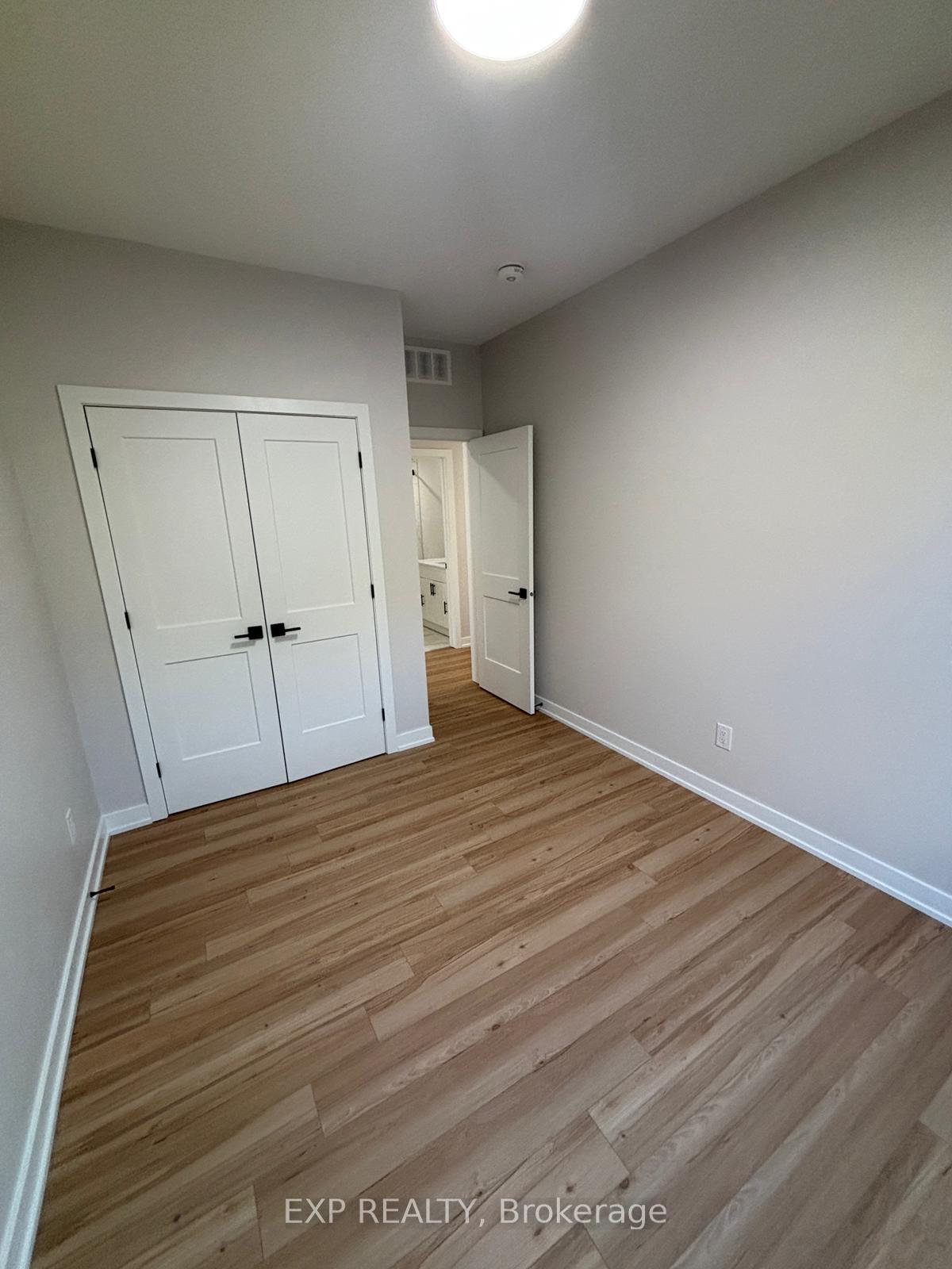 Photo 7 of 66 Queen Mary Street, Ottawa, Overbrook/Castle Heights — HOMEH