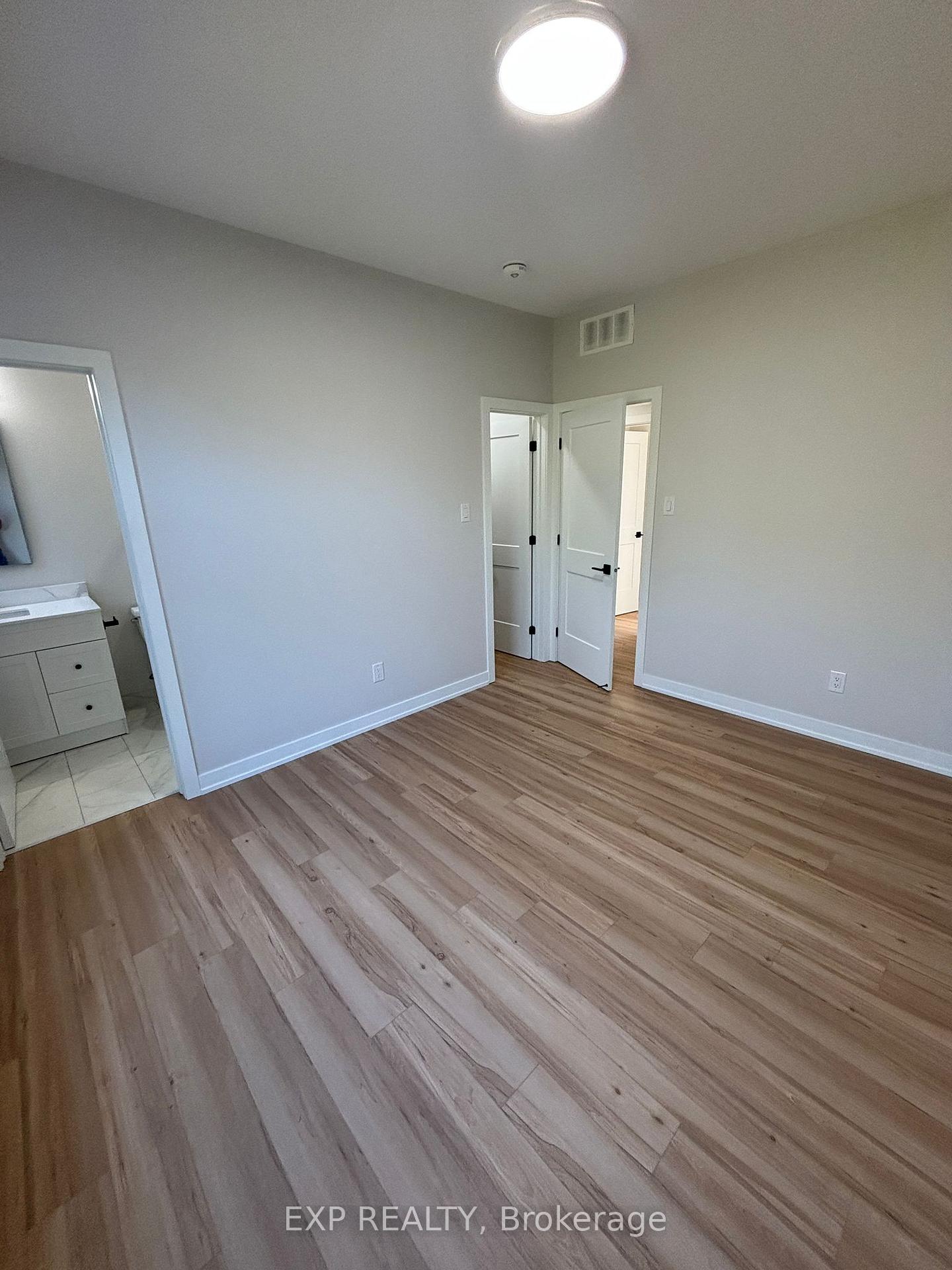 Photo 11 of 66 Queen Mary Street, Ottawa, Overbrook/Castle Heights — HOMEH