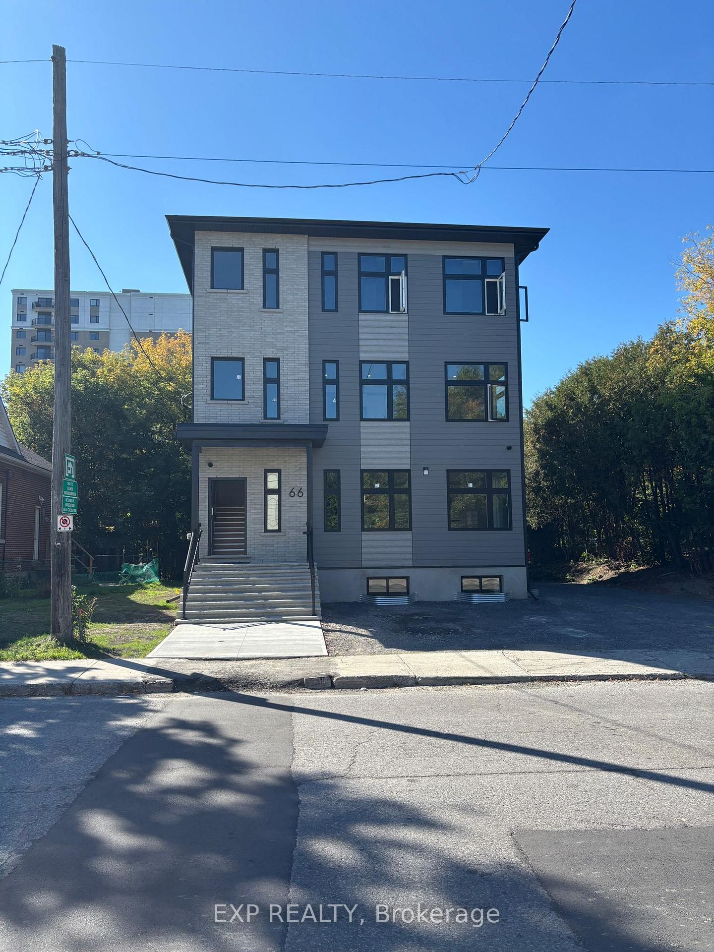 Photo 2 of 66 Queen Mary Street, Ottawa, Overbrook/Castle Heights — HOMEH