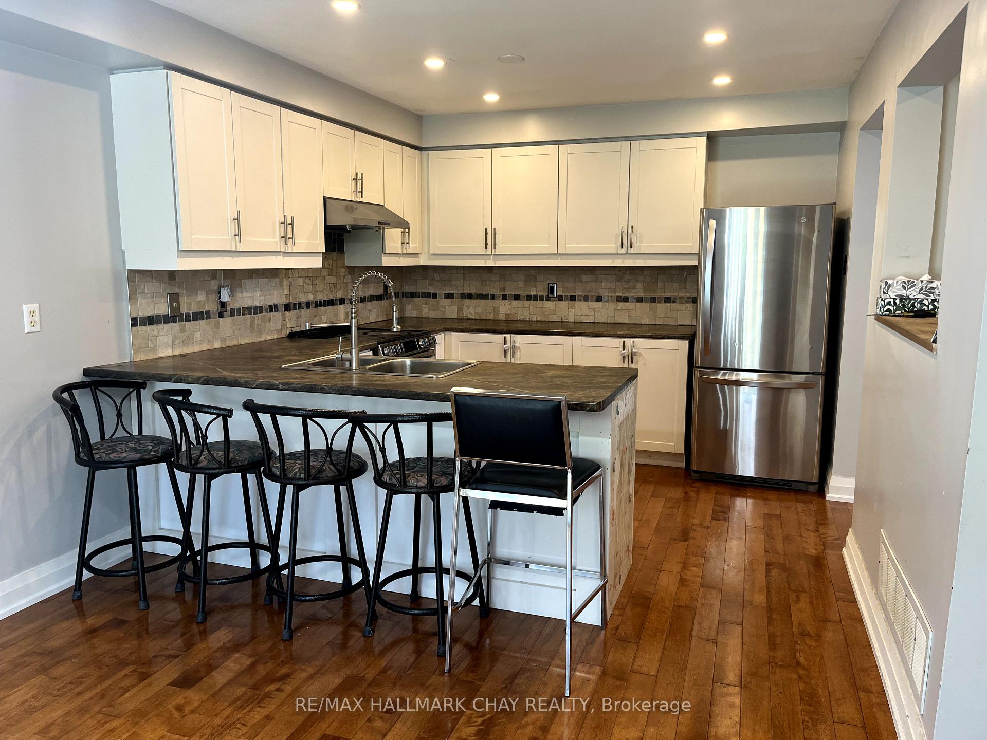 Photo 4 of 76 Kate Aitken Crescent, New Tecumseth, Beeton — HOMEH