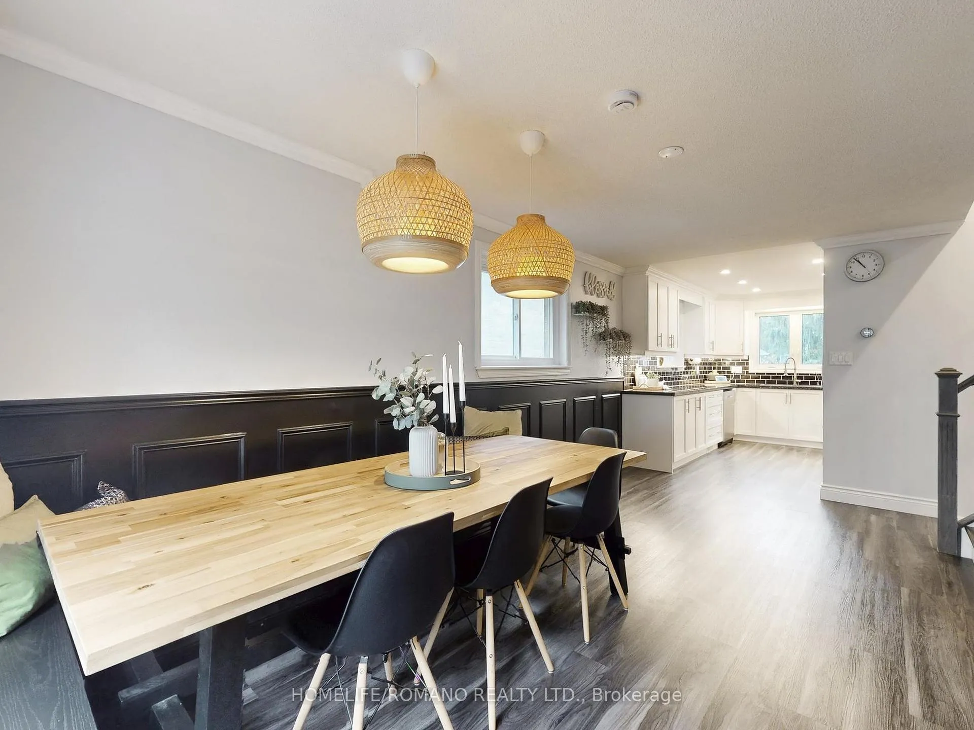 Photo 23 of 686 Irwin Crescent, Newmarket, Huron Heights-Leslie Valley — HOMEH