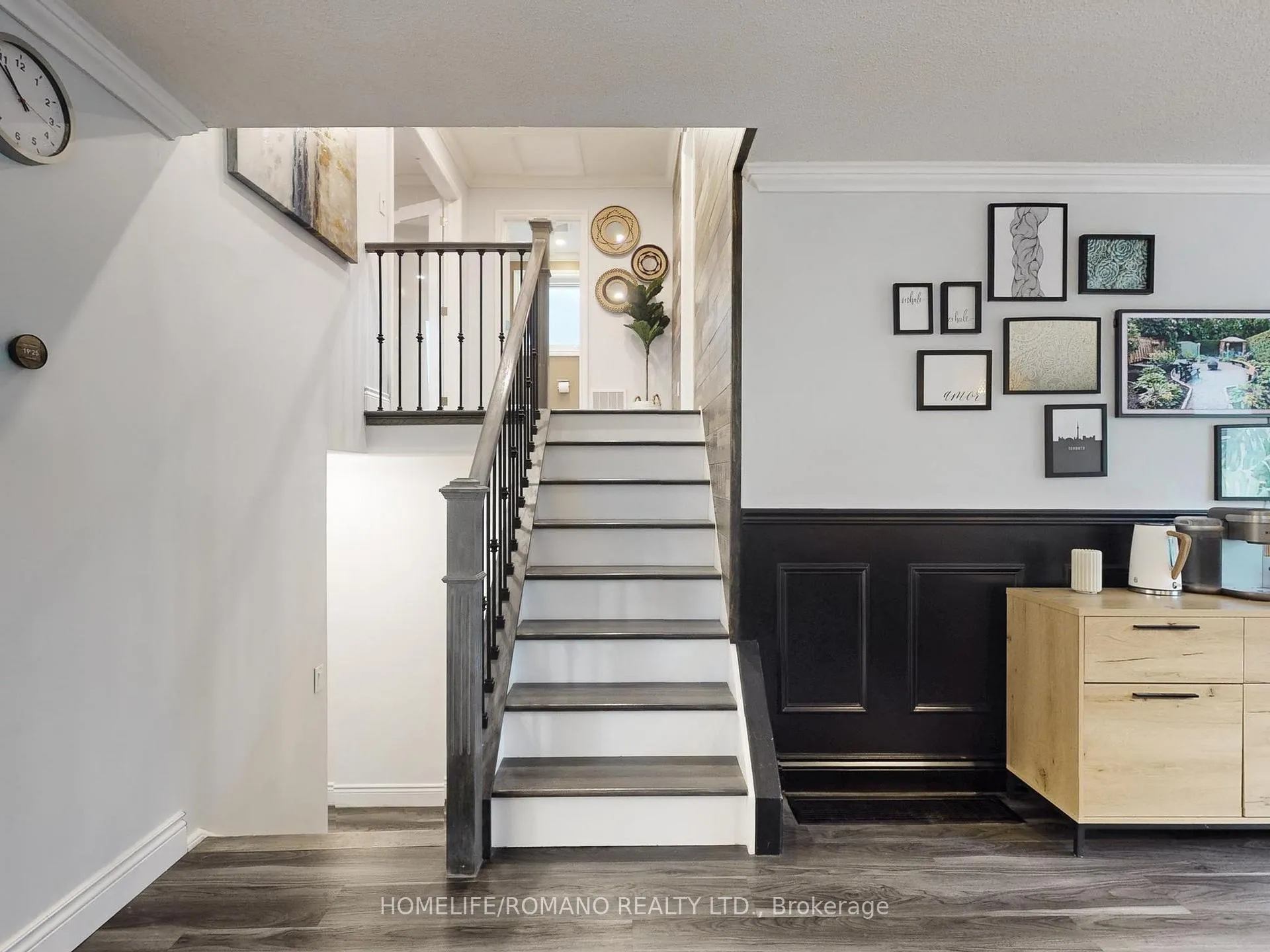Photo 24 of 686 Irwin Crescent, Newmarket, Huron Heights-Leslie Valley — HOMEH