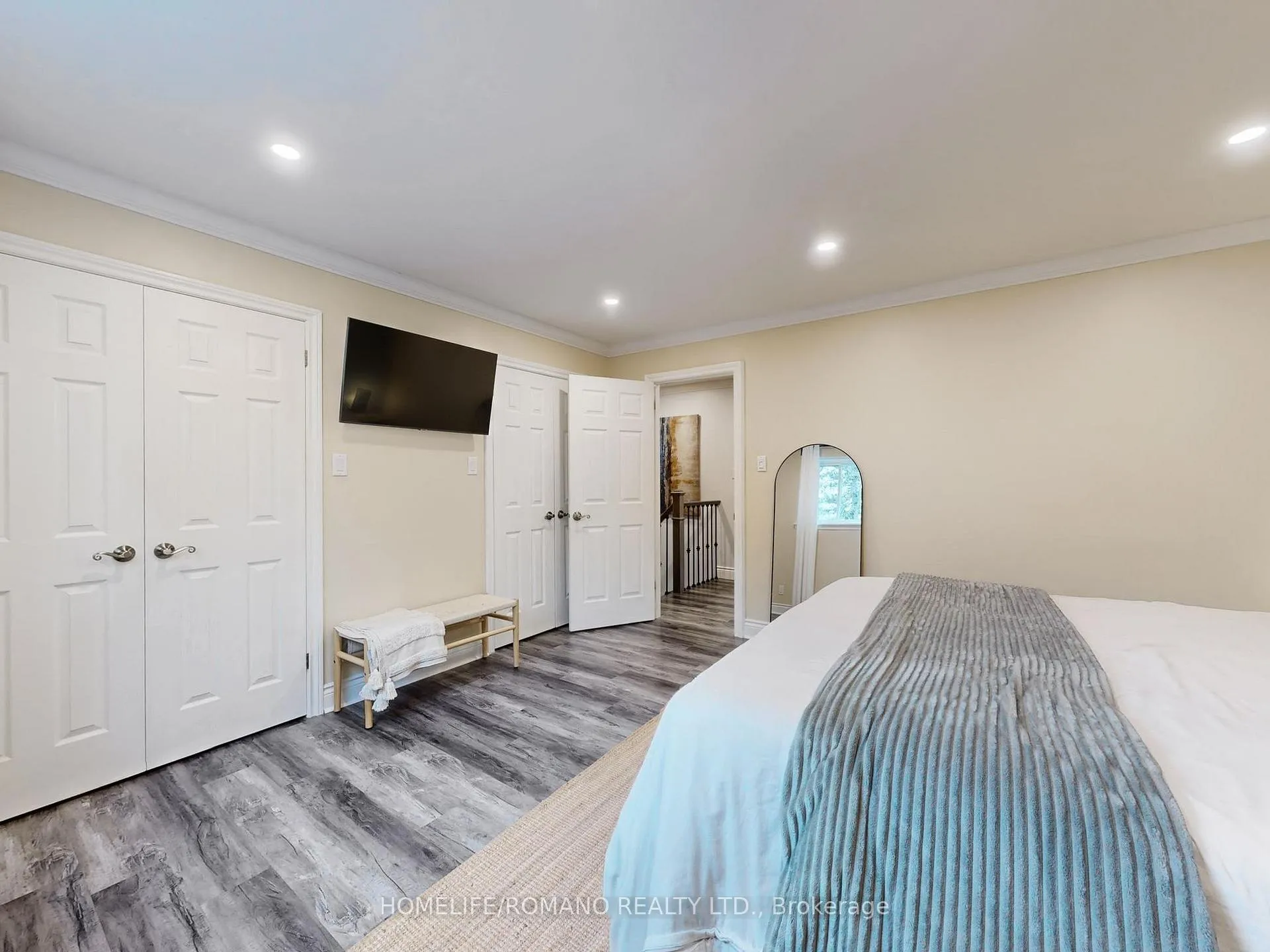 Photo 29 of 686 Irwin Crescent, Newmarket, Huron Heights-Leslie Valley — HOMEH