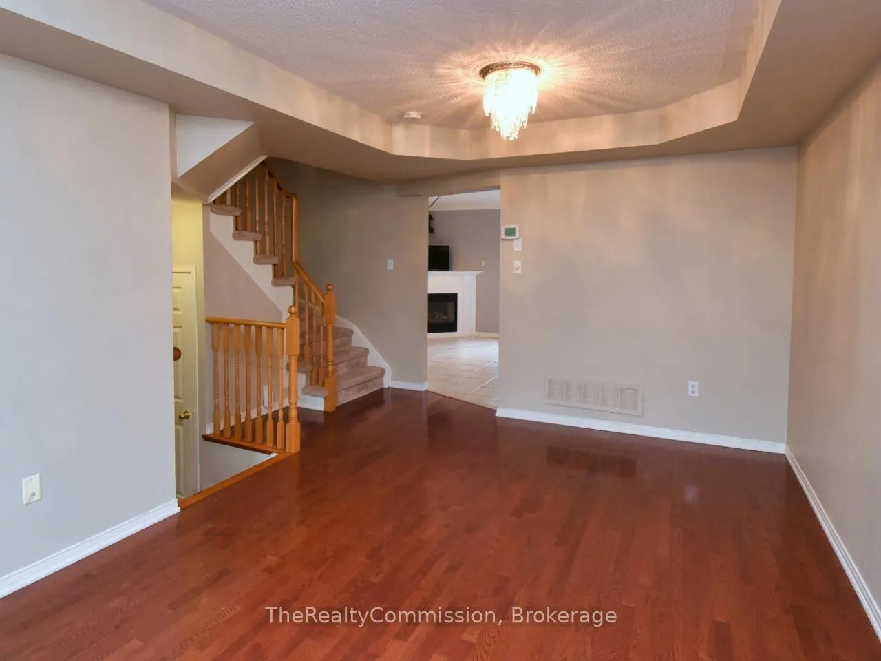 Photo 8 of 115 Gatwick Drive, Oakville, River Oaks — HOMEH
