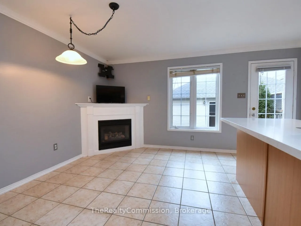 Photo 10 of 115 Gatwick Drive, Oakville, River Oaks — HOMEH