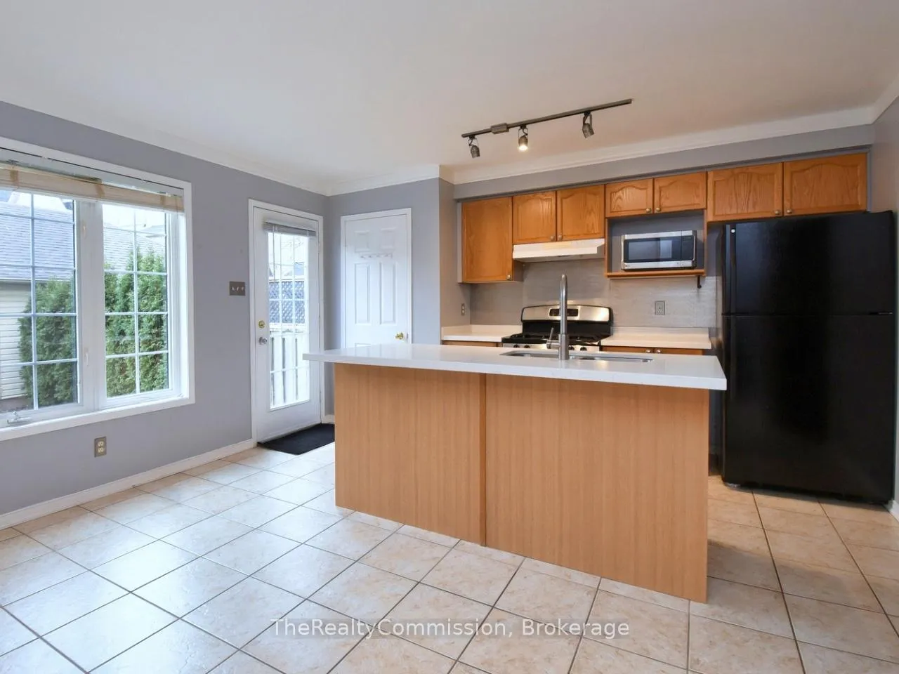 Photo 13 of 115 Gatwick Drive, Oakville, River Oaks — HOMEH