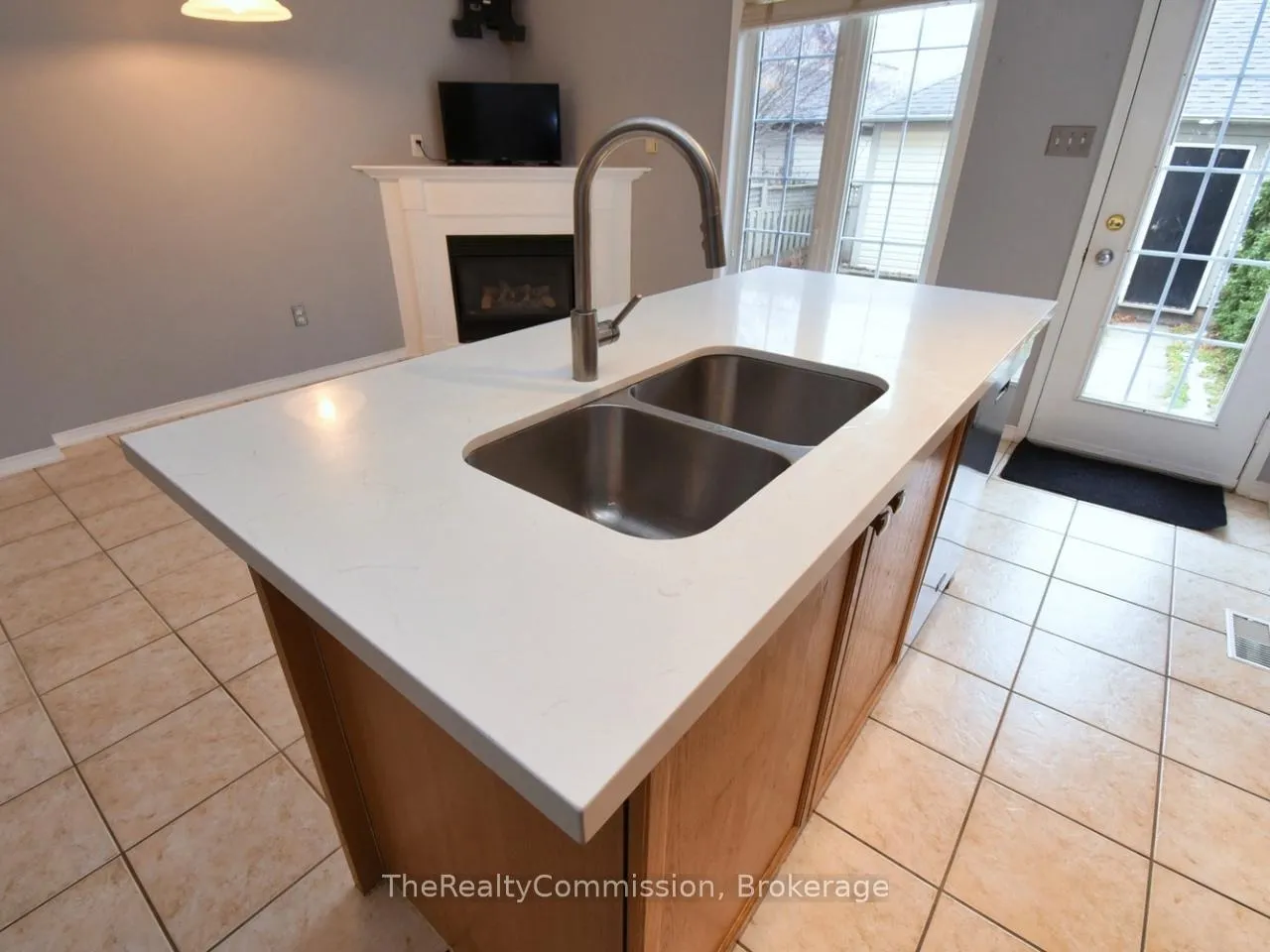 Photo 15 of 115 Gatwick Drive, Oakville, River Oaks — HOMEH