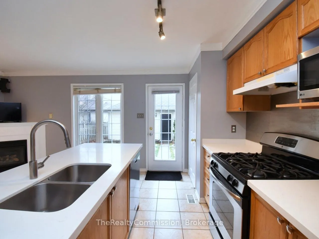 Photo 18 of 115 Gatwick Drive, Oakville, River Oaks — HOMEH