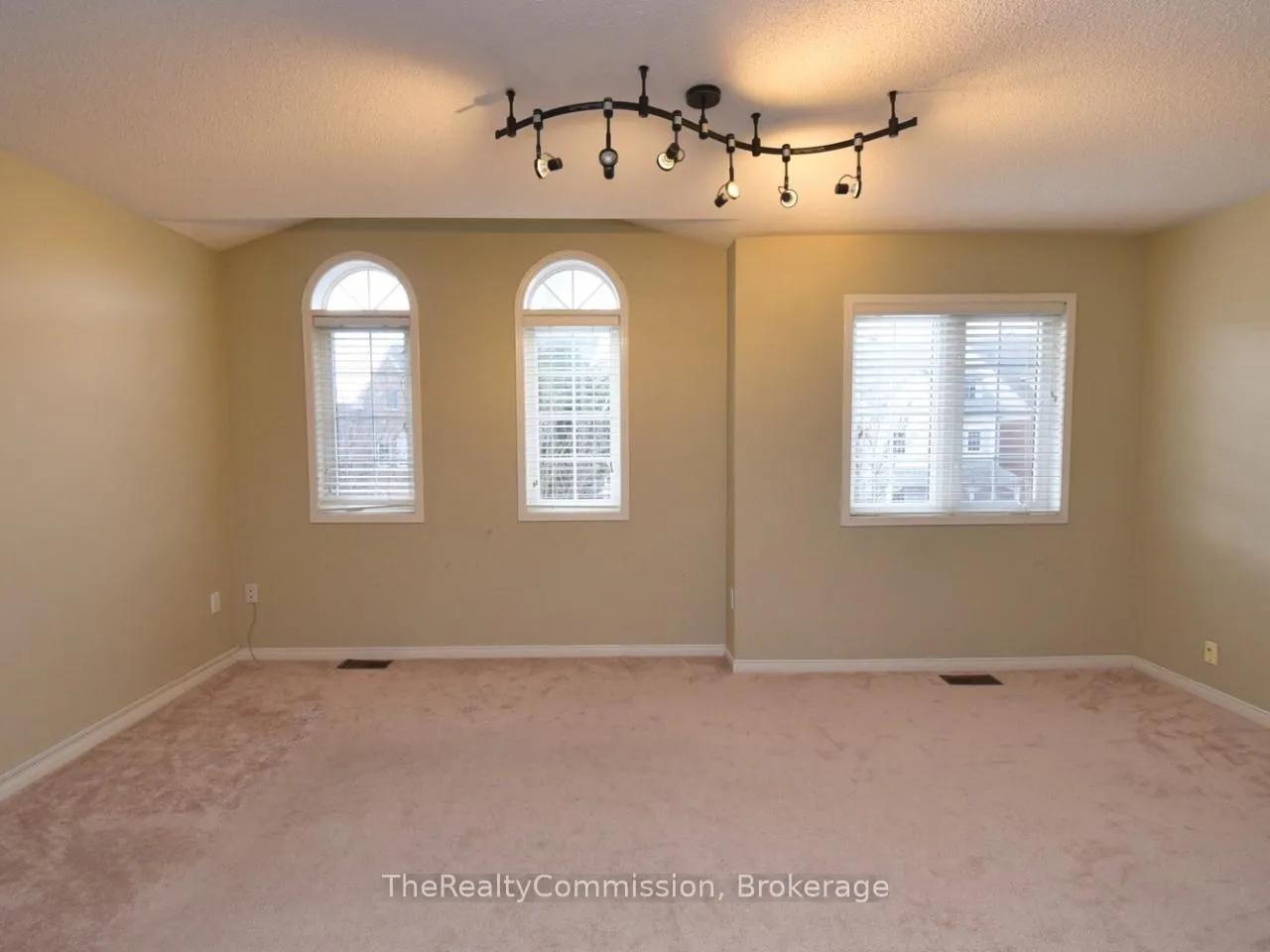 Photo 22 of 115 Gatwick Drive, Oakville, River Oaks — HOMEH