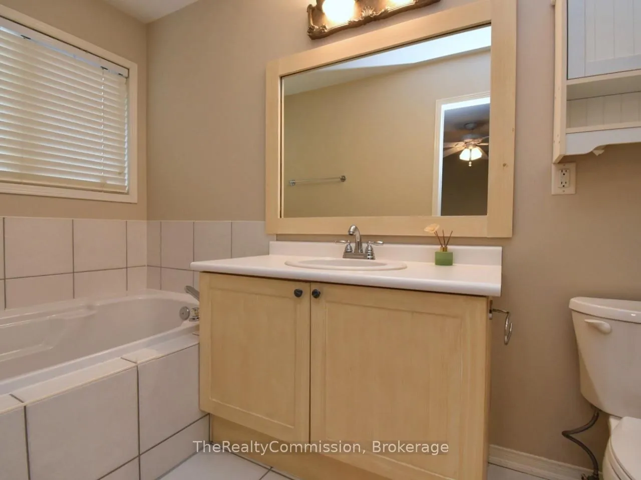 Photo 29 of 115 Gatwick Drive, Oakville, River Oaks — HOMEH
