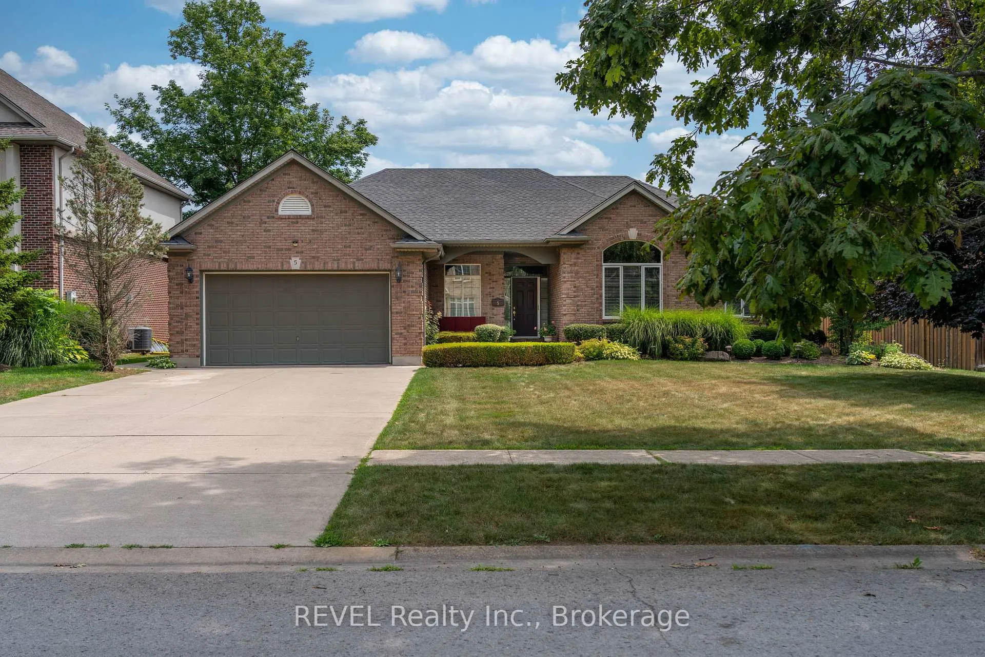 Front of 5 Beechwood Crescent