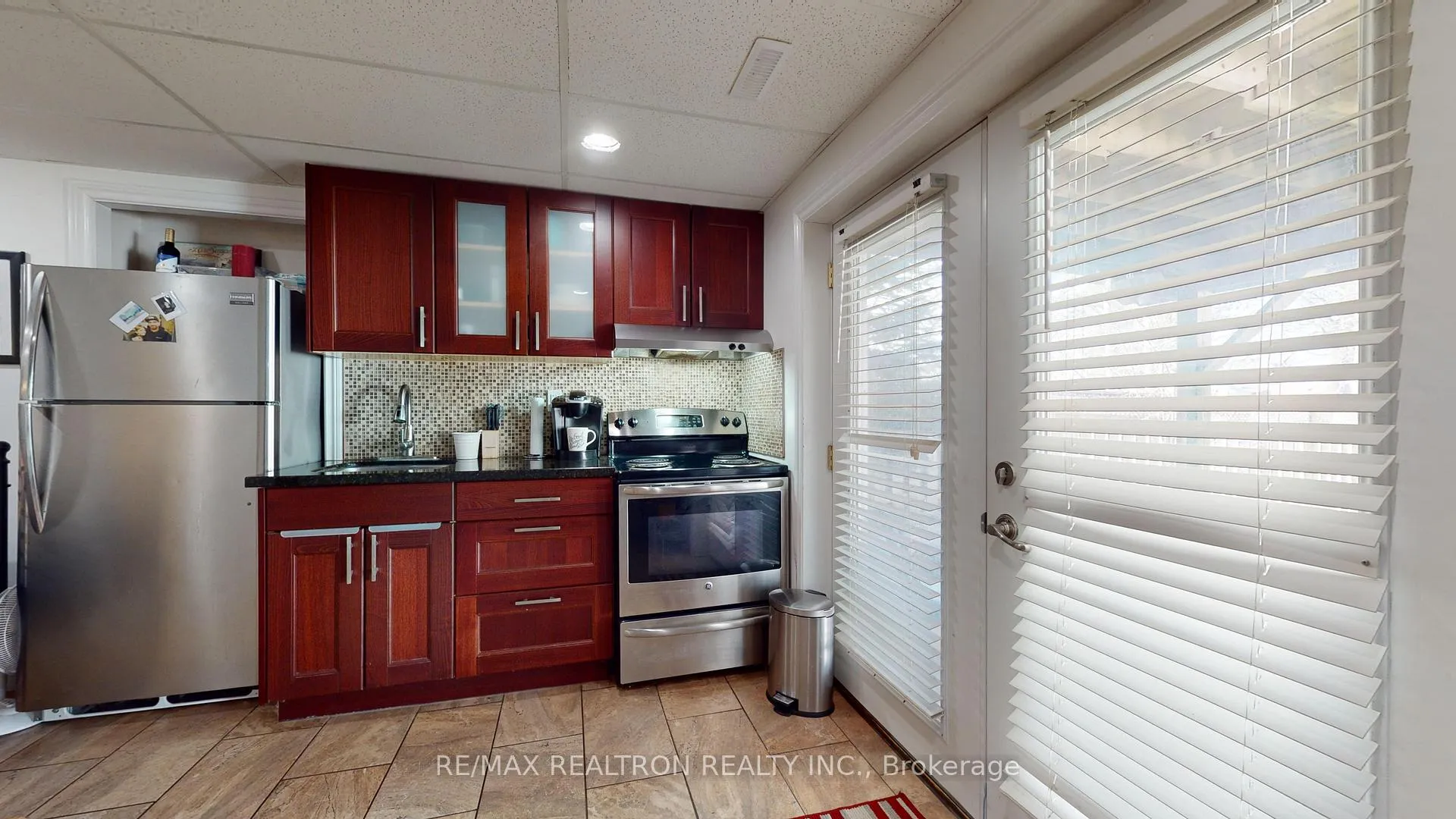 Photo 4 of Unit Lower, 855 Arnold Crescent, Newmarket, Gorham-College Manor — HOMEH