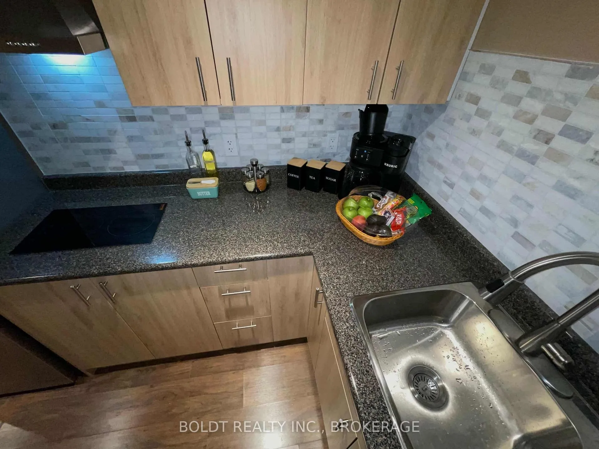 Photo 4 of 8084 Windsong Drive, Niagara Falls, Ascot — HOMEH